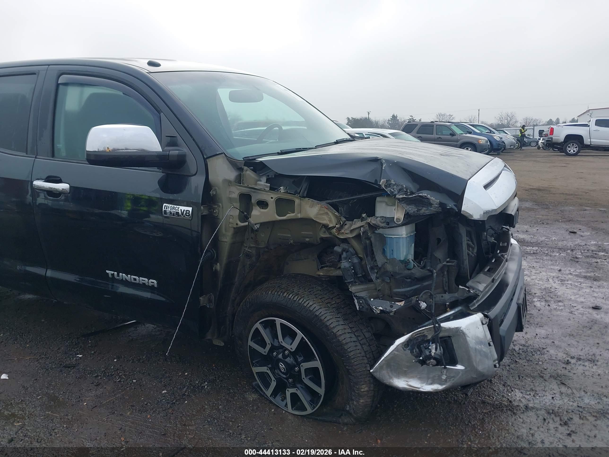 TOYOTA TUNDRA image 6