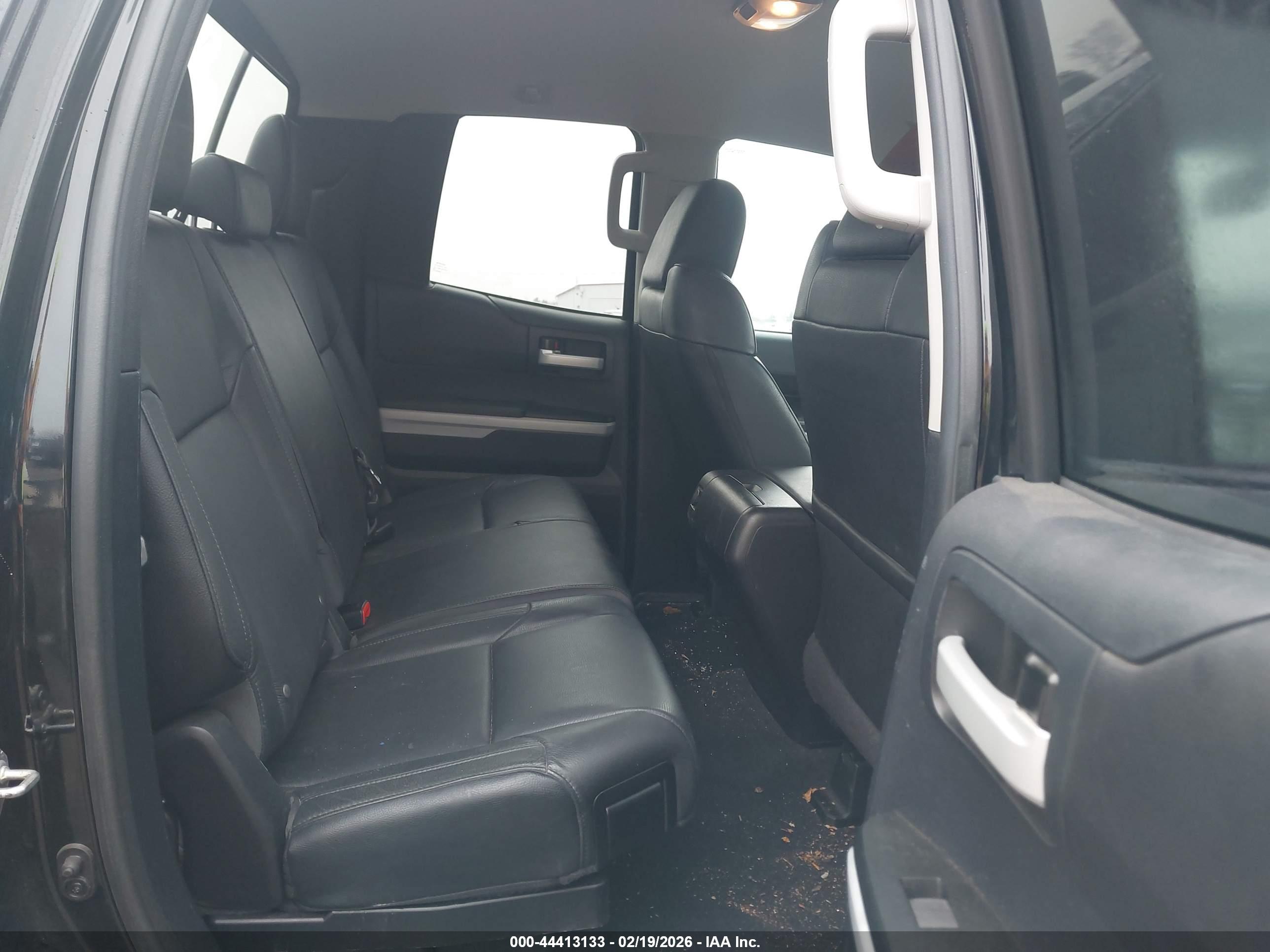 TOYOTA TUNDRA image 8