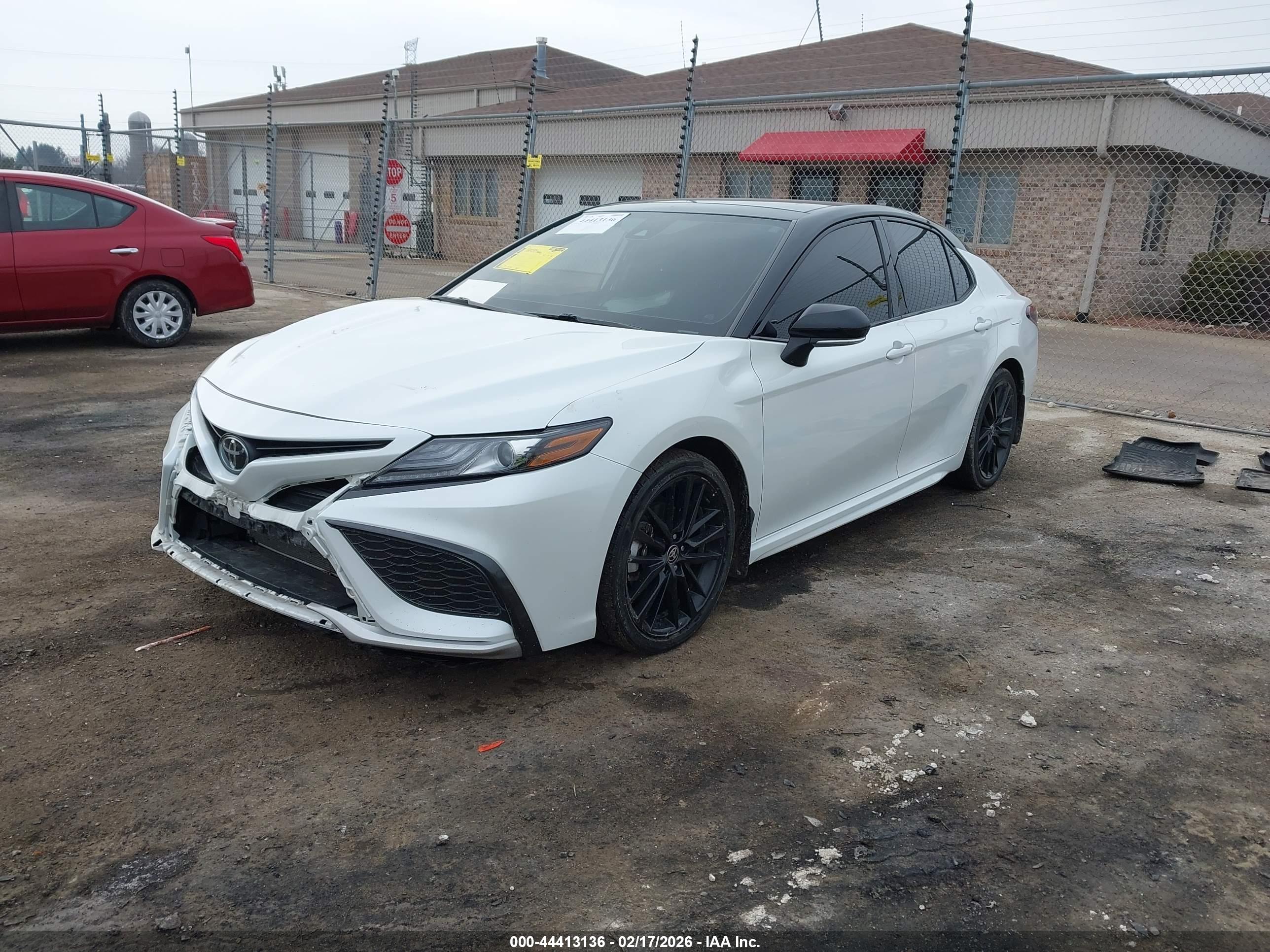TOYOTA CAMRY image 2