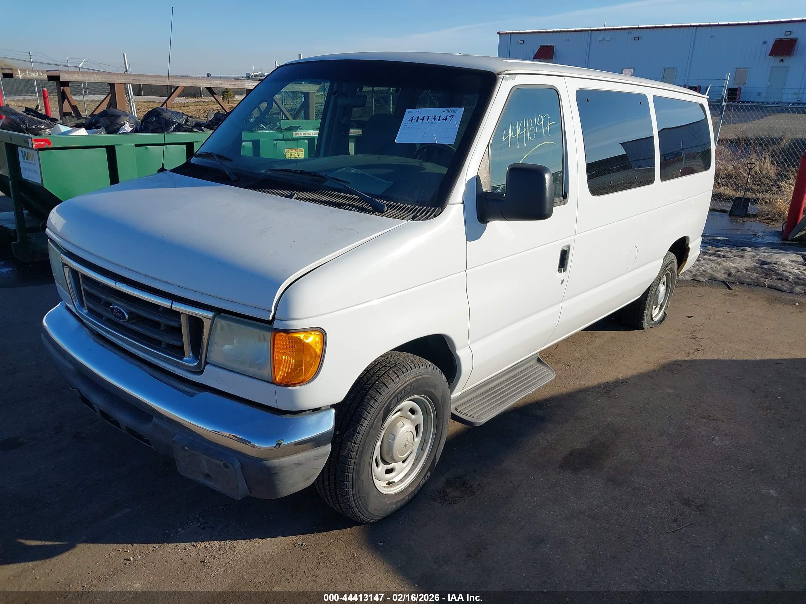 FORD E-150 image 2