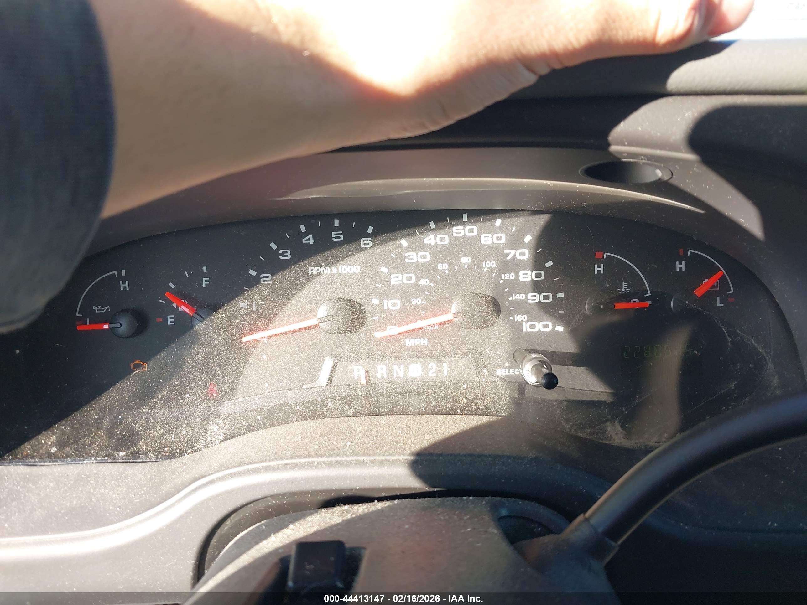 FORD E-150 image 7