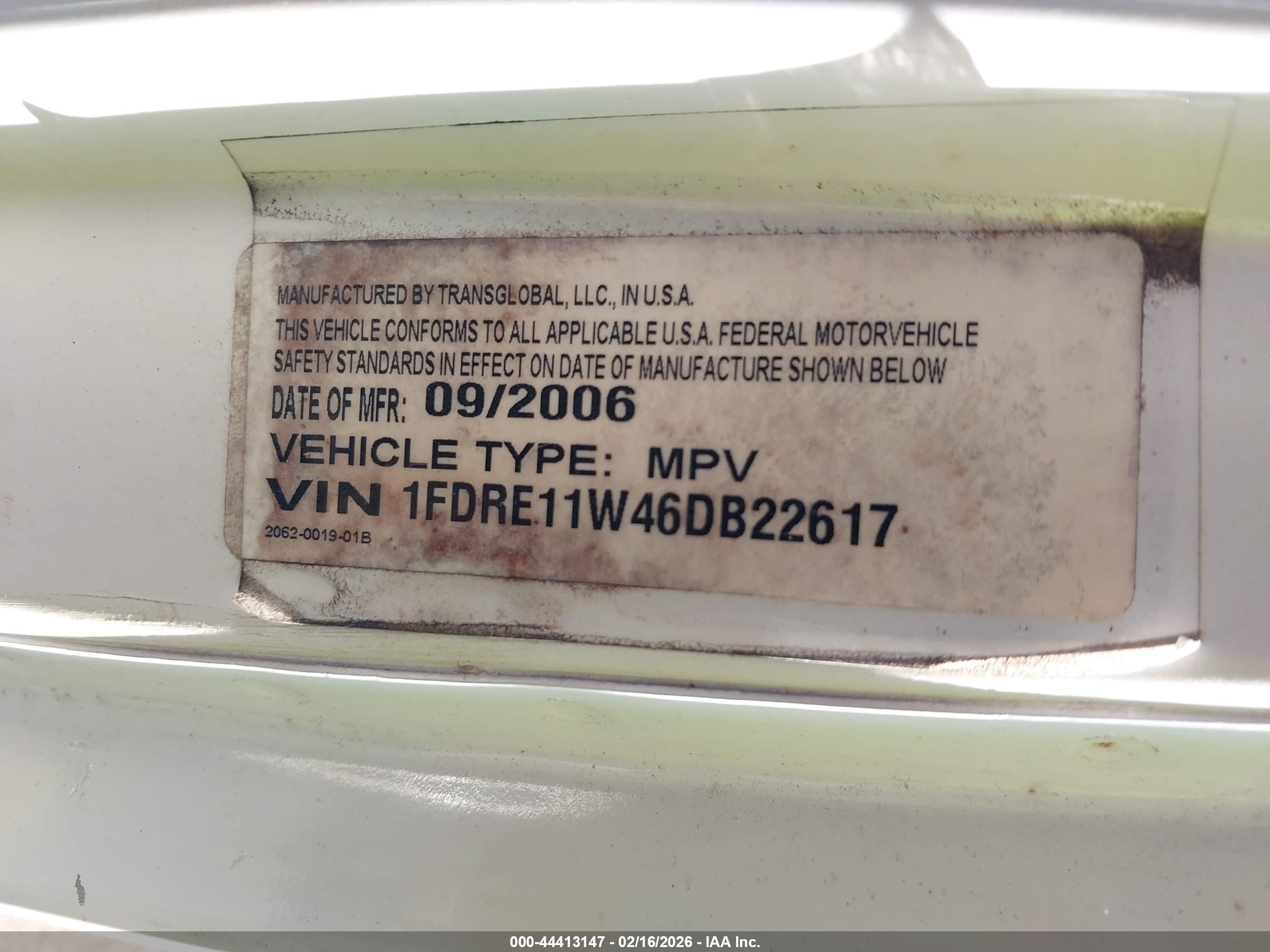 FORD E-150 image 9