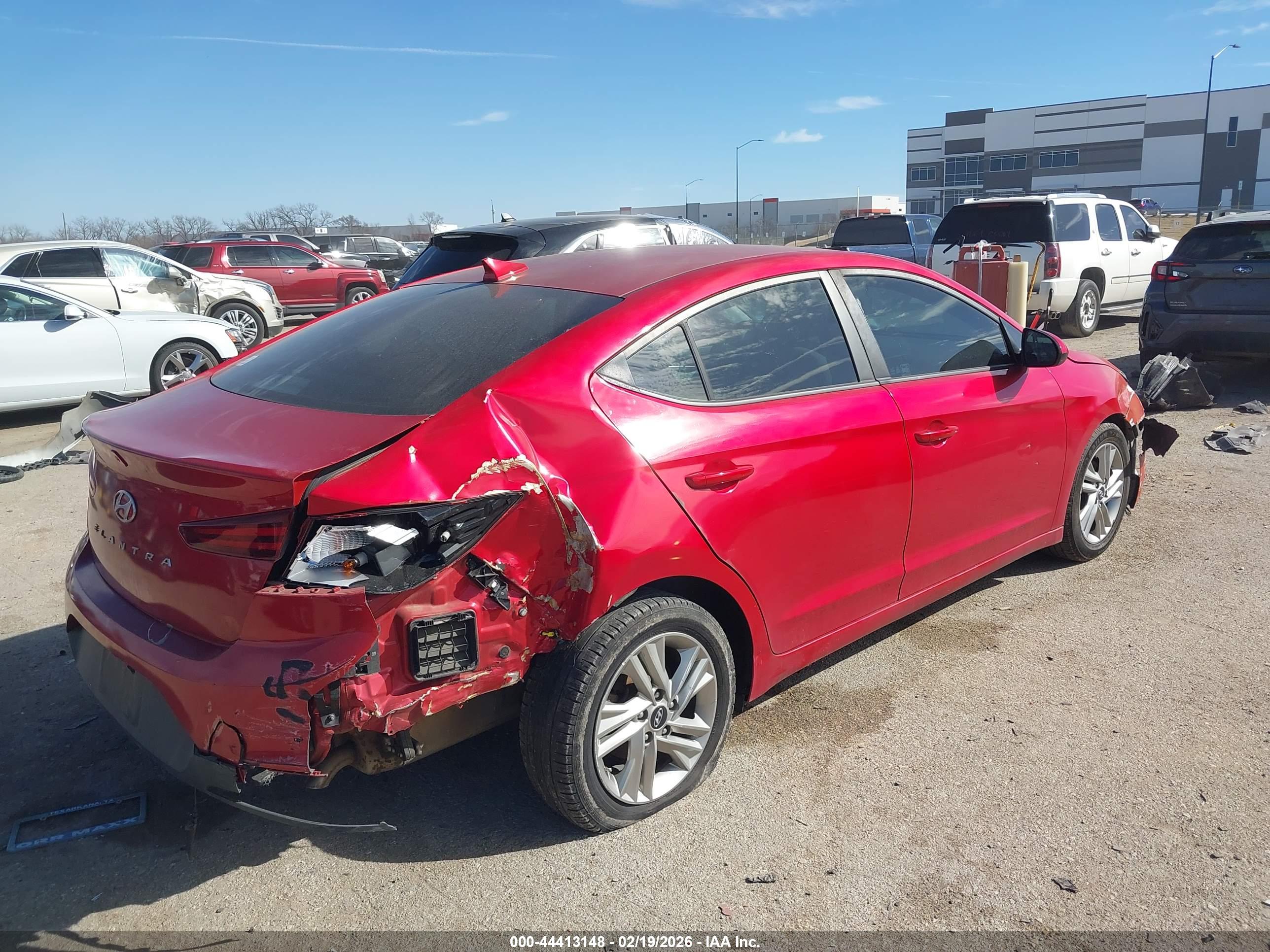 HYUNDAI ELANTRA image 4