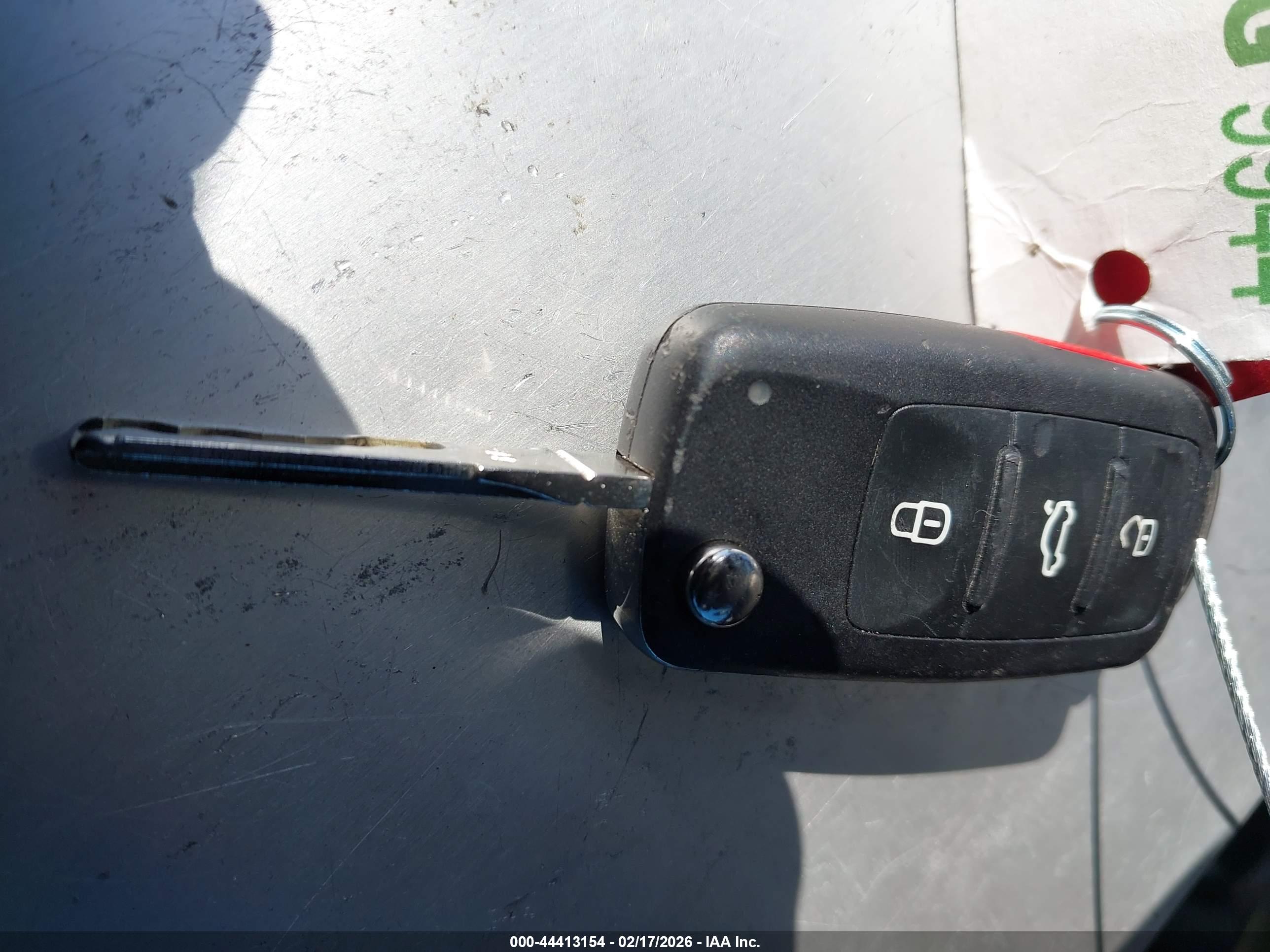 VOLKSWAGEN PASSAT image 11