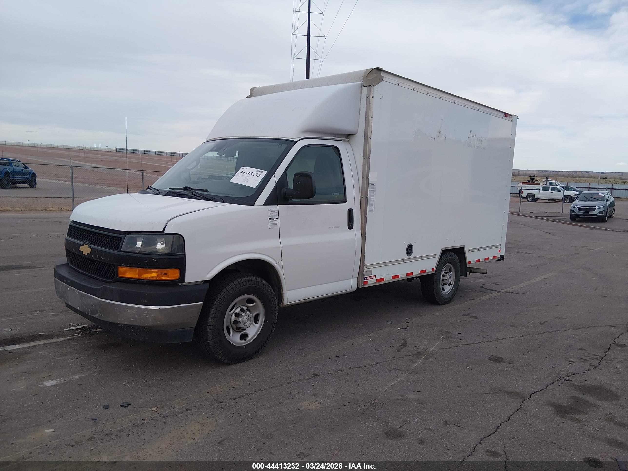 CHEVROLET EXPRESS image 2