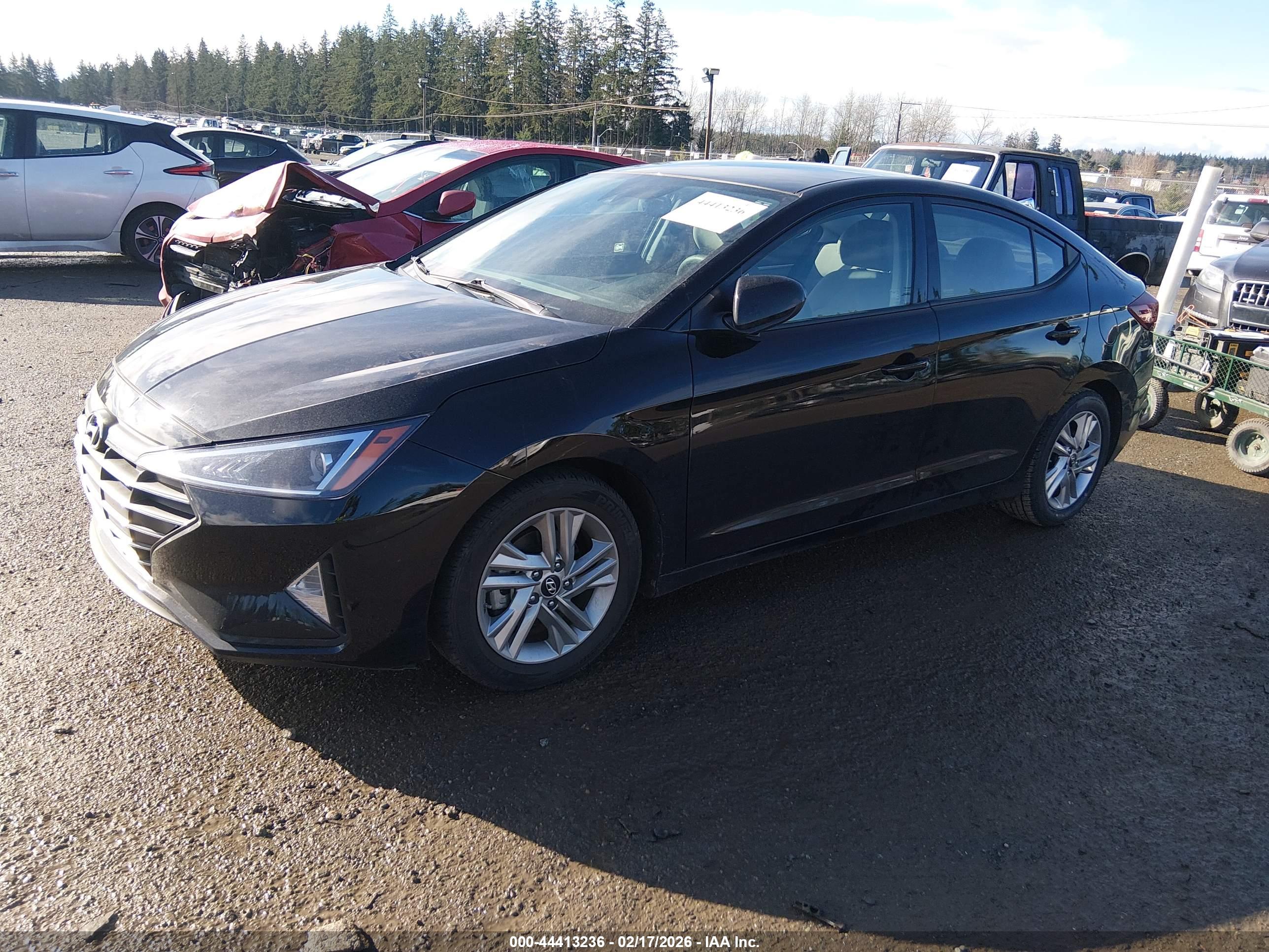 HYUNDAI ELANTRA image 2