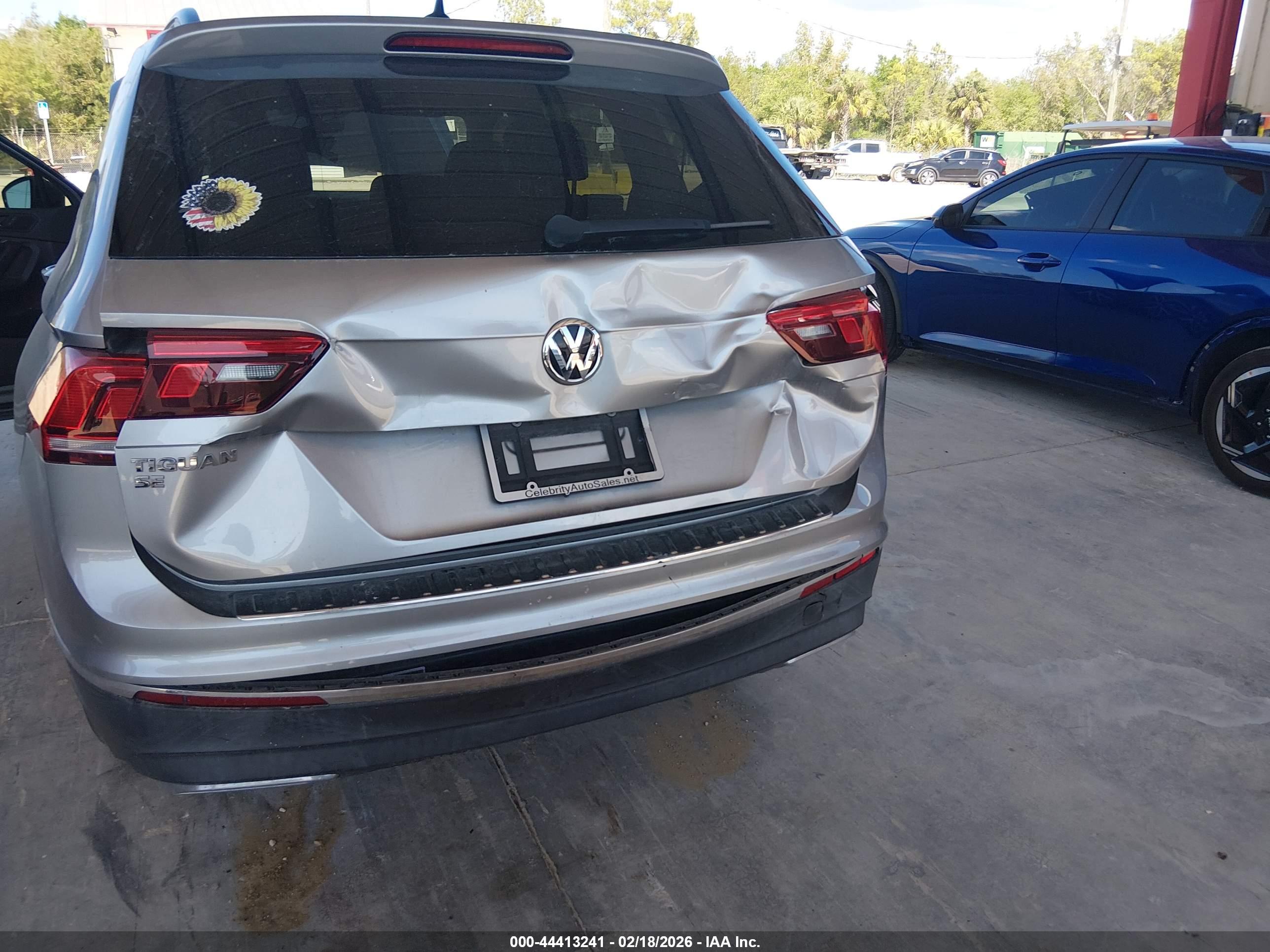 VOLKSWAGEN TIGUAN image 6