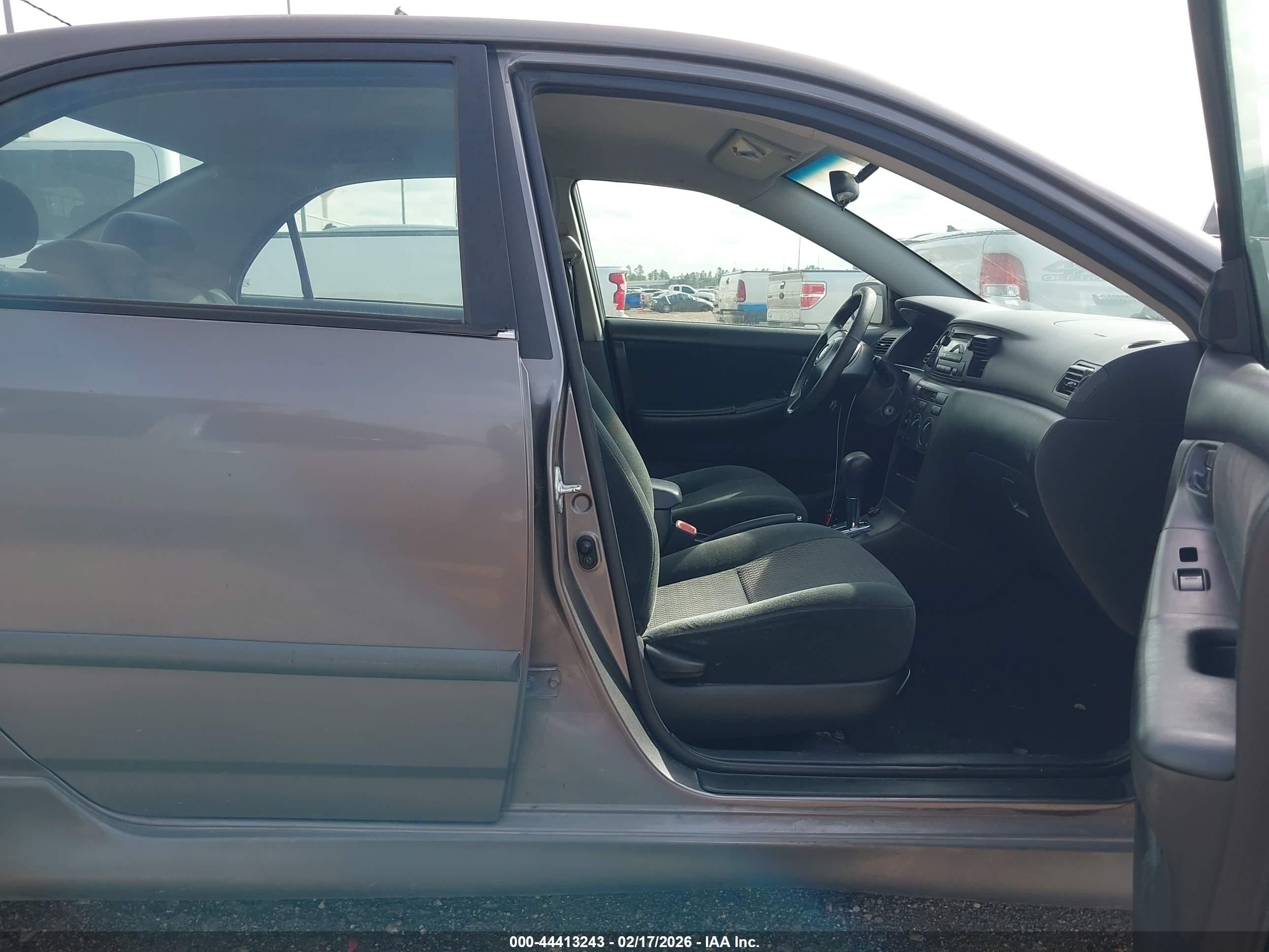TOYOTA COROLLA image 5