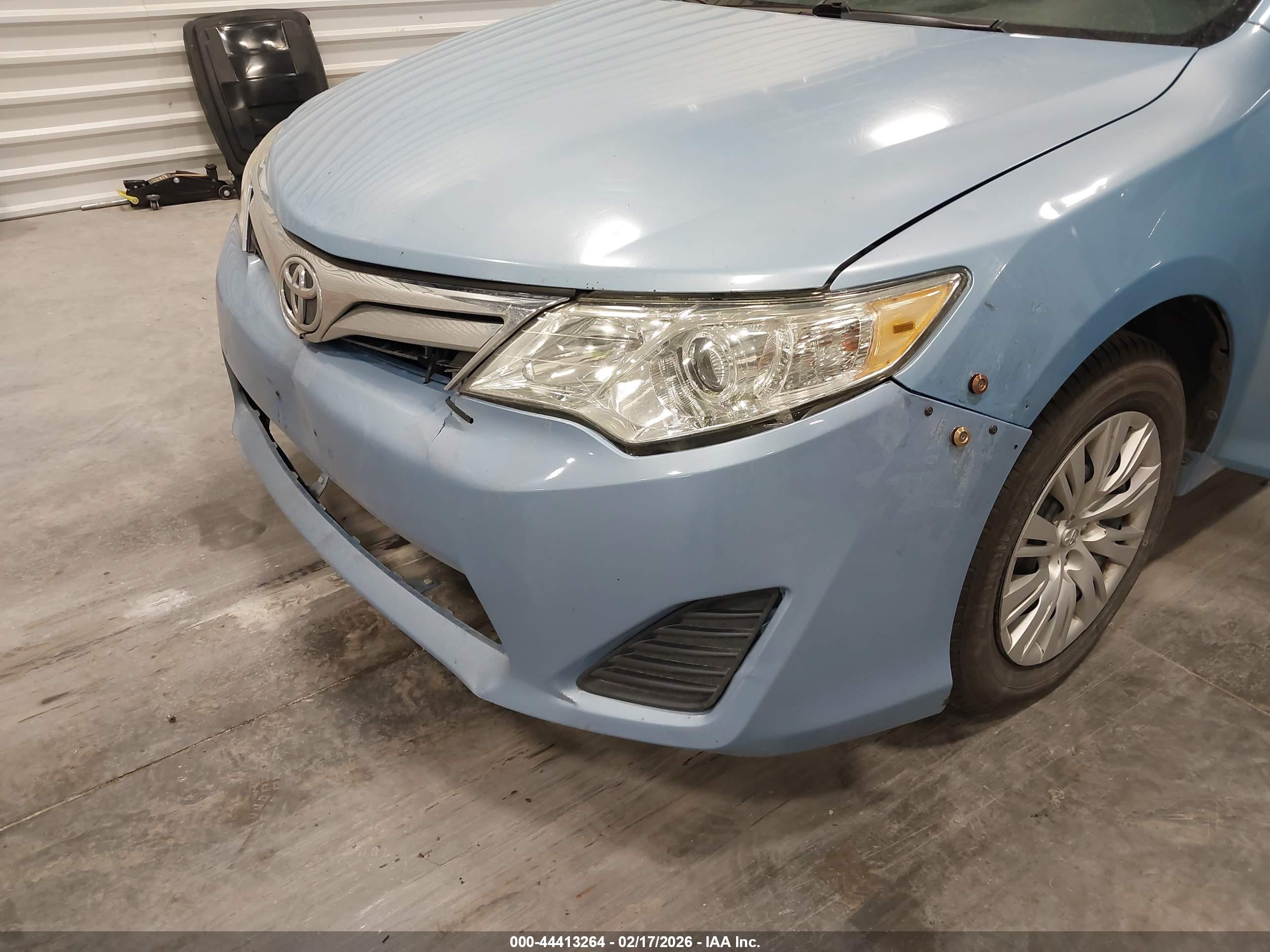 TOYOTA CAMRY image 6