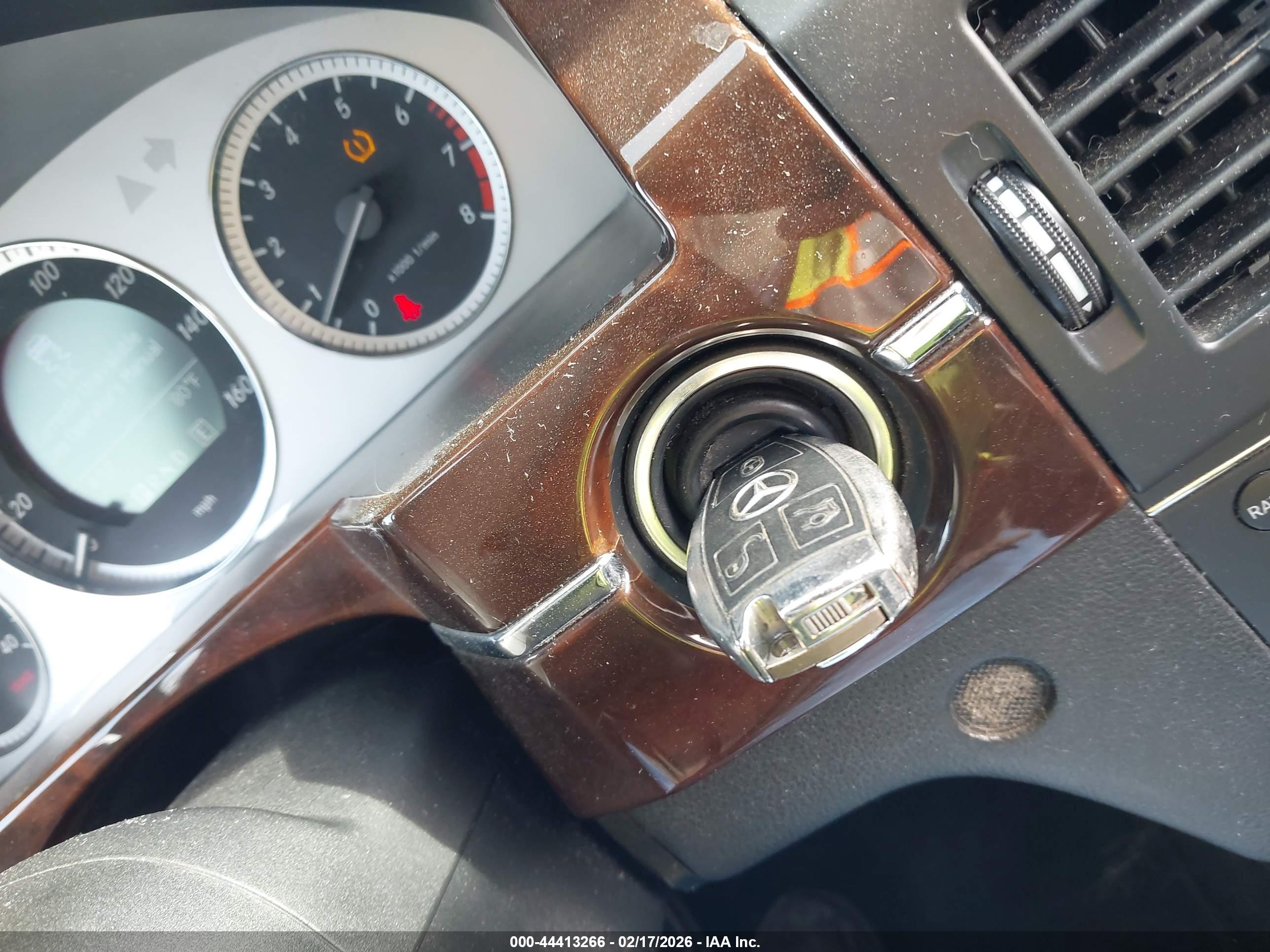 MERCEDES-BENZ GLK image 11