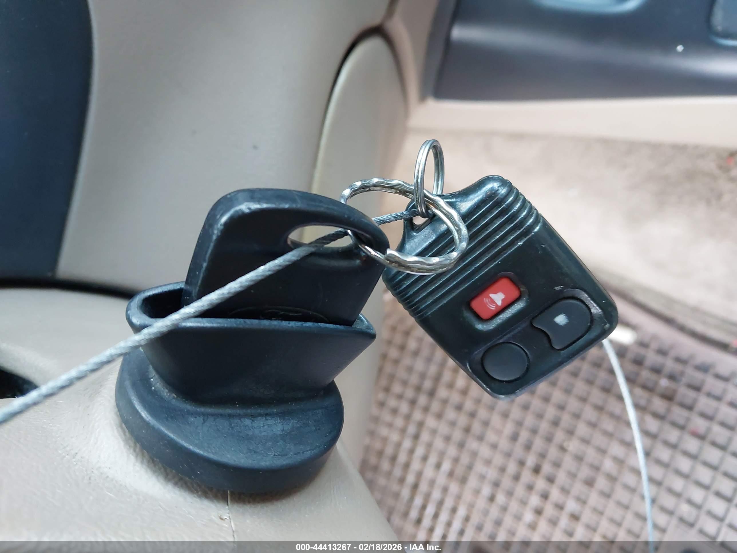 FORD EXPLORER image 11