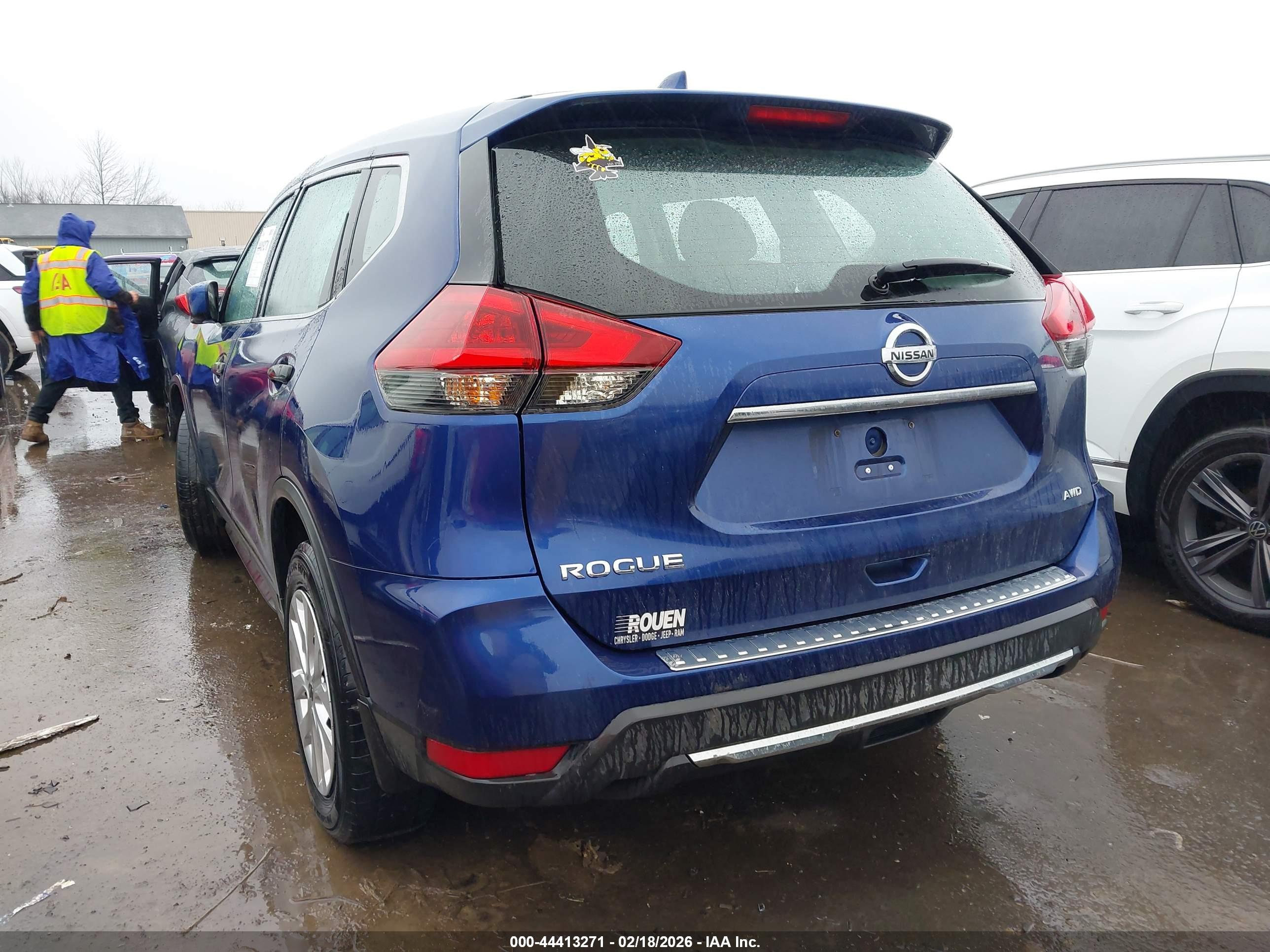 NISSAN ROGUE image 3