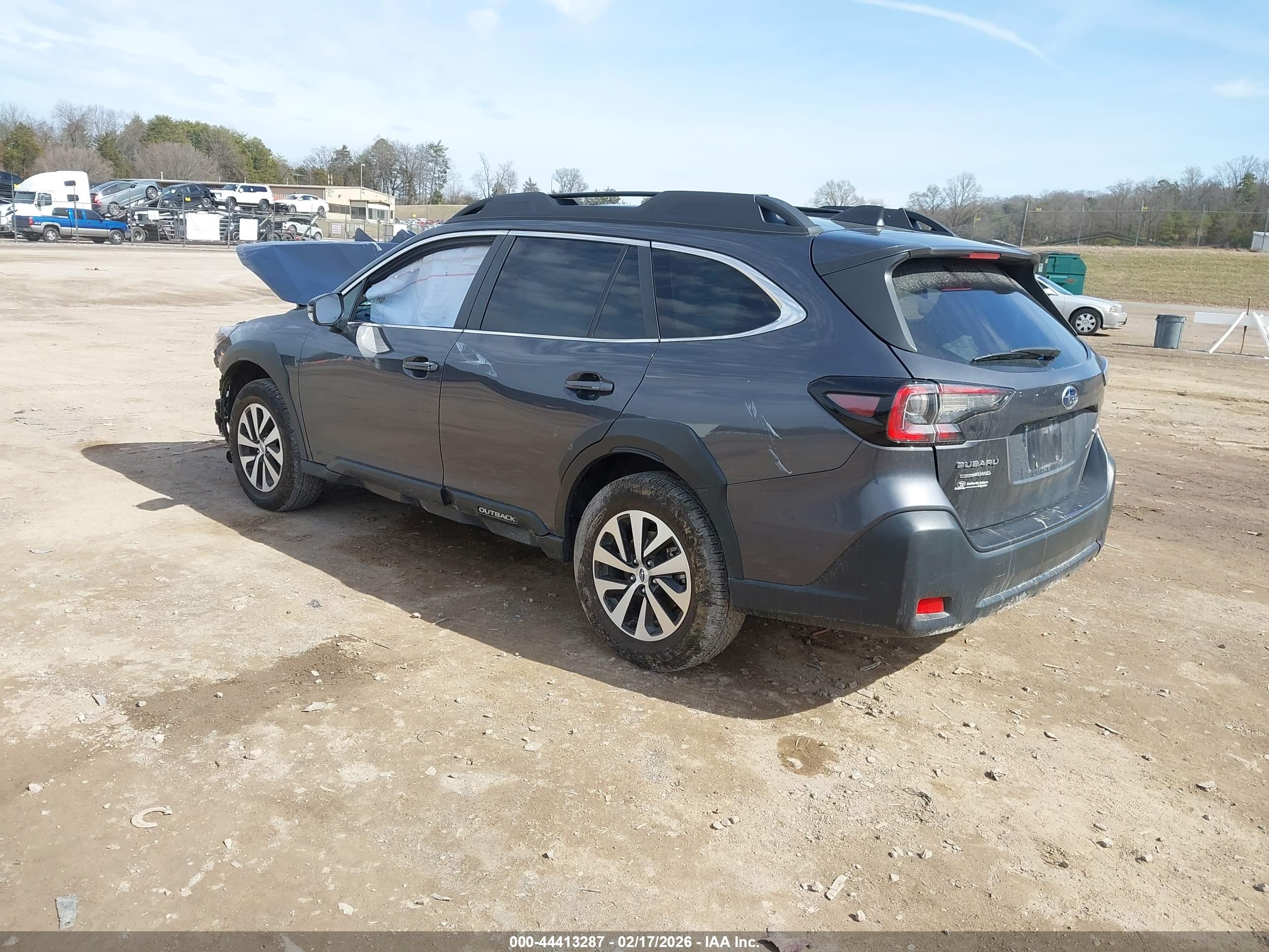 SUBARU OUTBACK image 3
