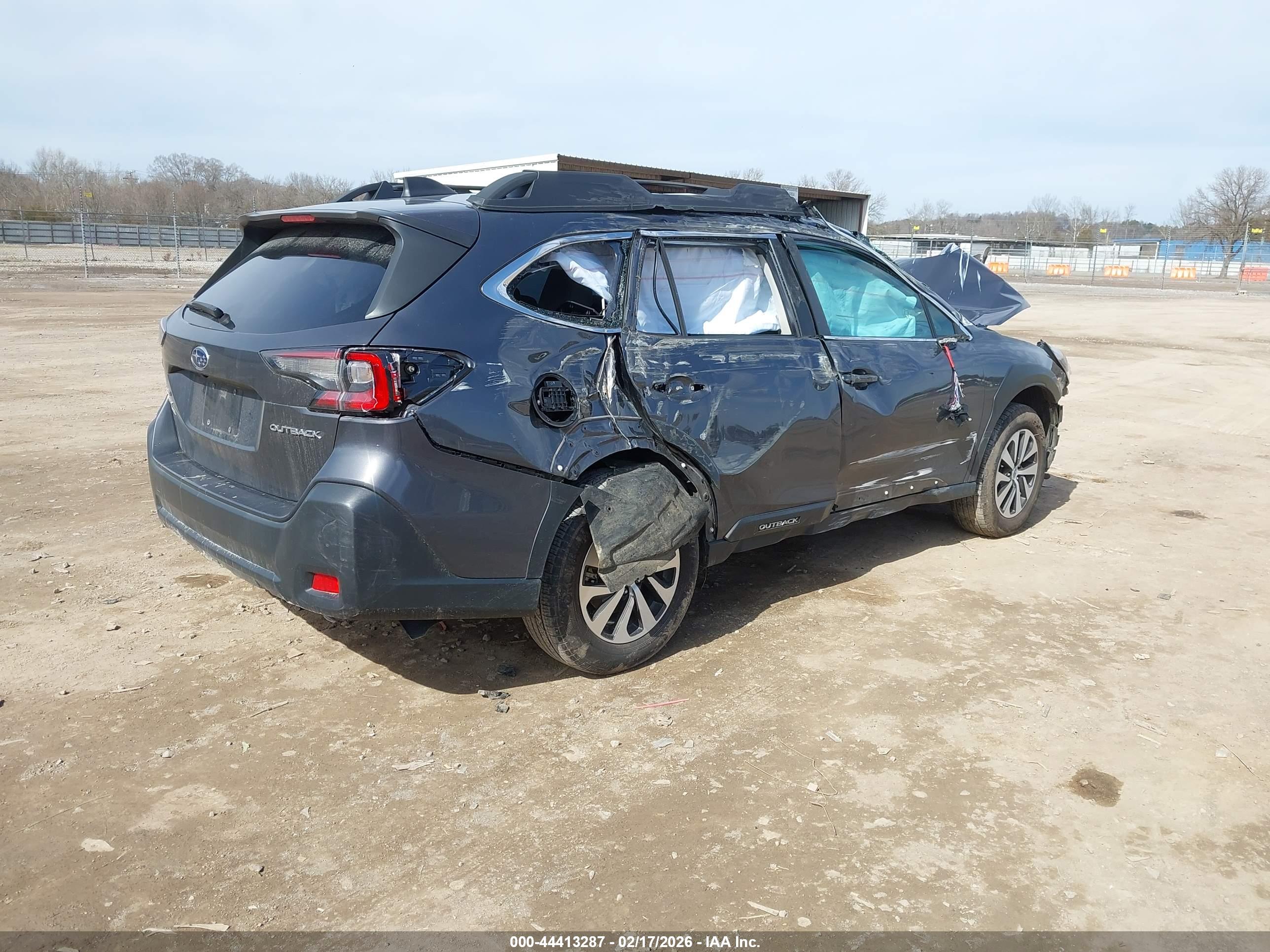 SUBARU OUTBACK image 4