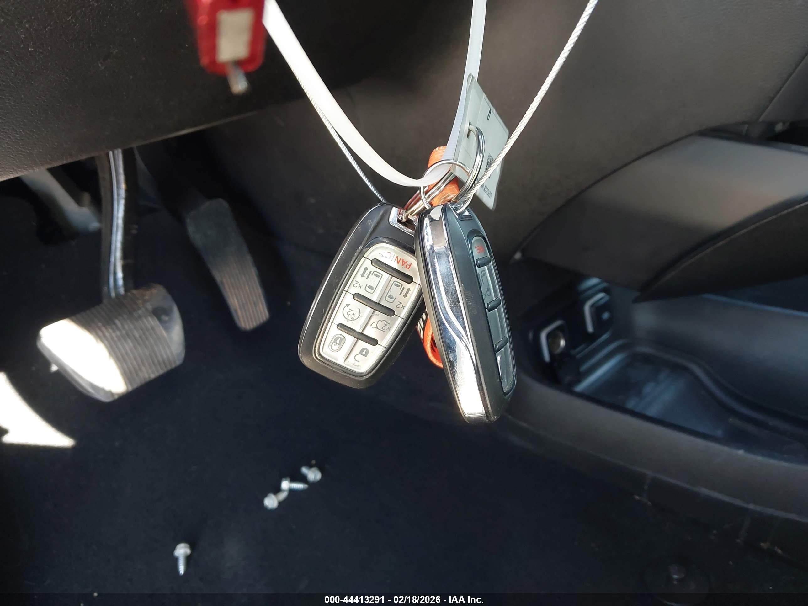 CHRYSLER PACIFICA image 11