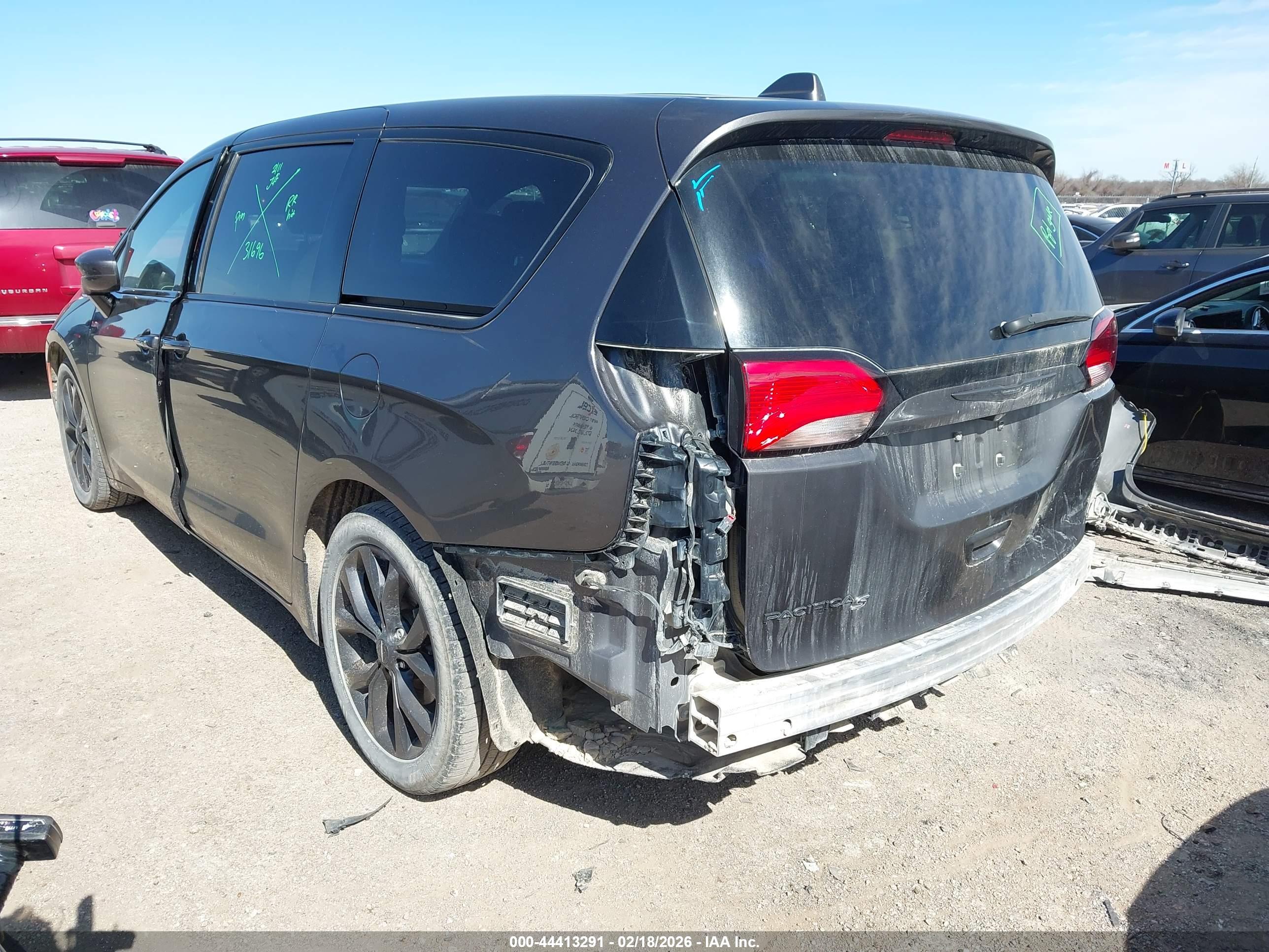 CHRYSLER PACIFICA image 3