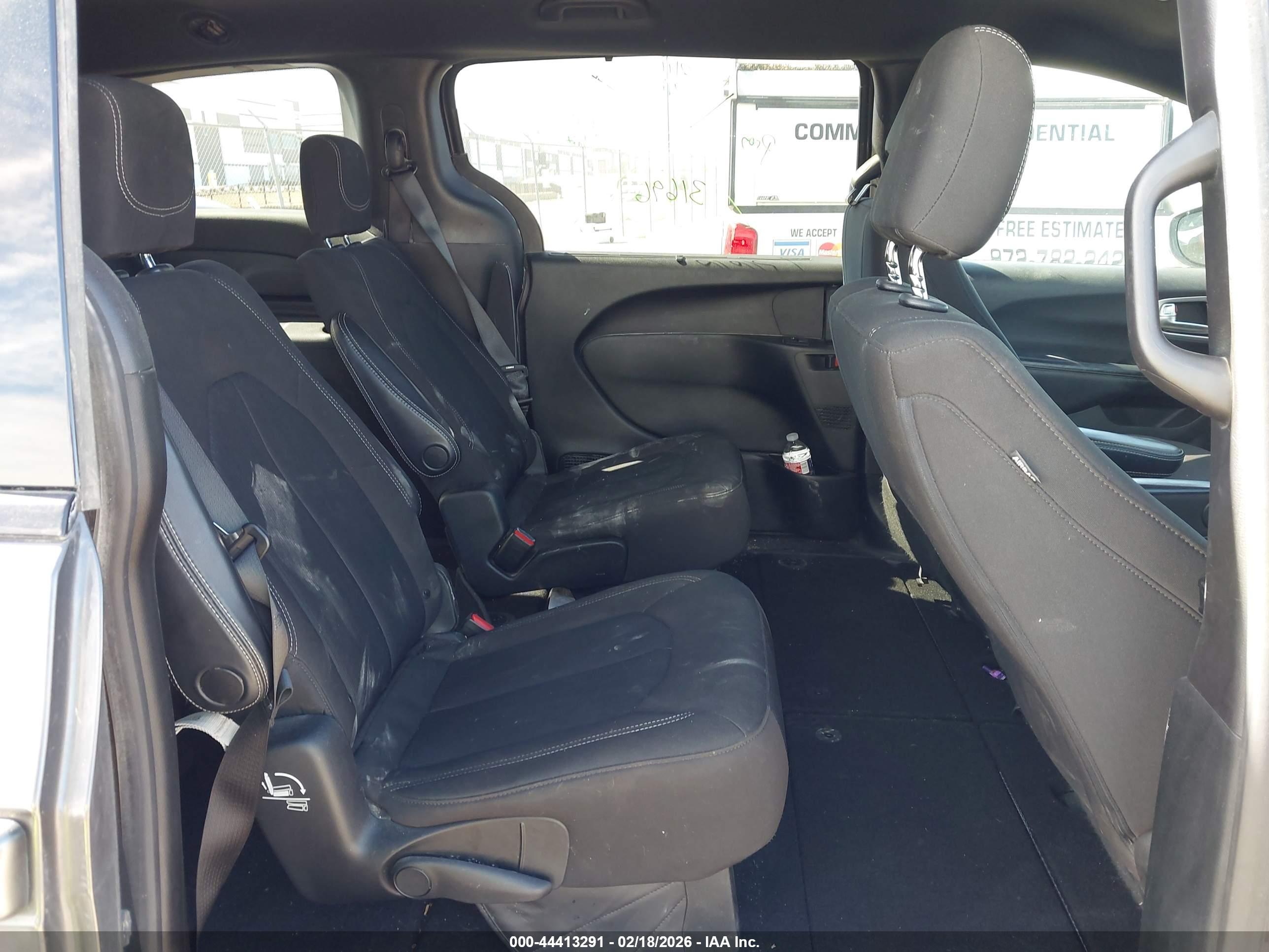 CHRYSLER PACIFICA image 8