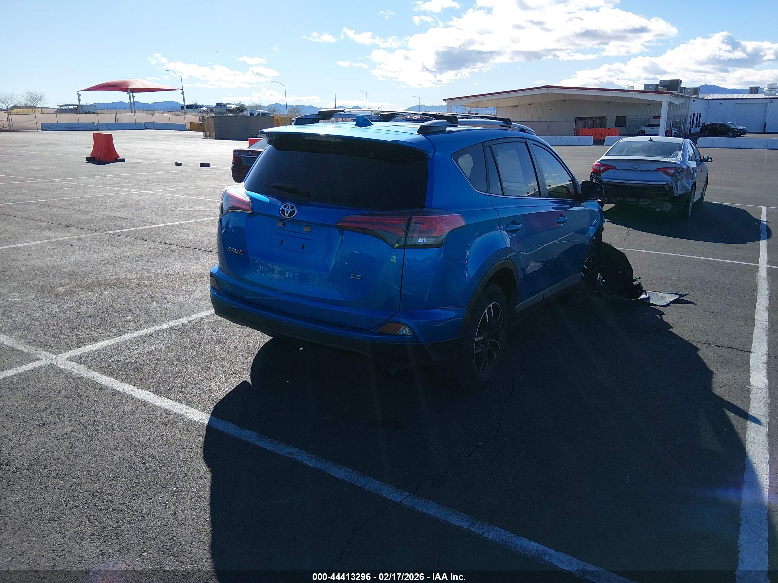 TOYOTA RAV4 image 4