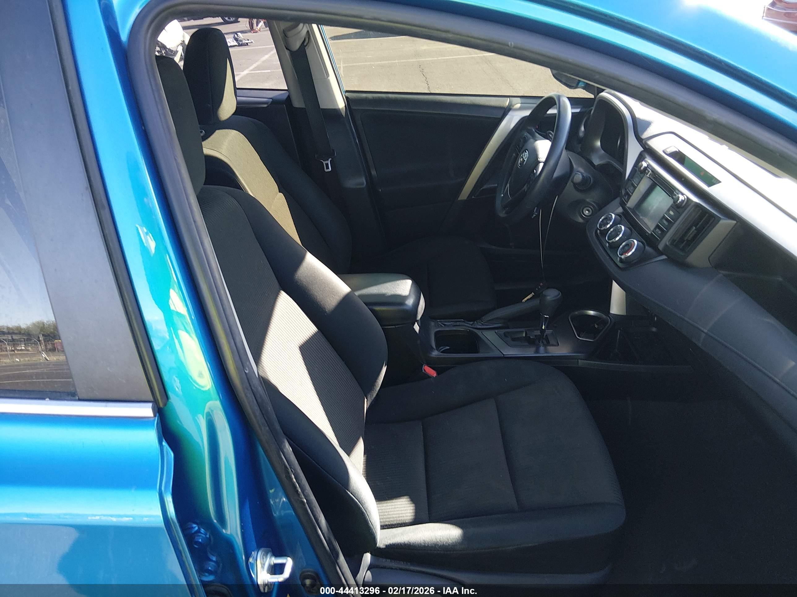 TOYOTA RAV4 image 5