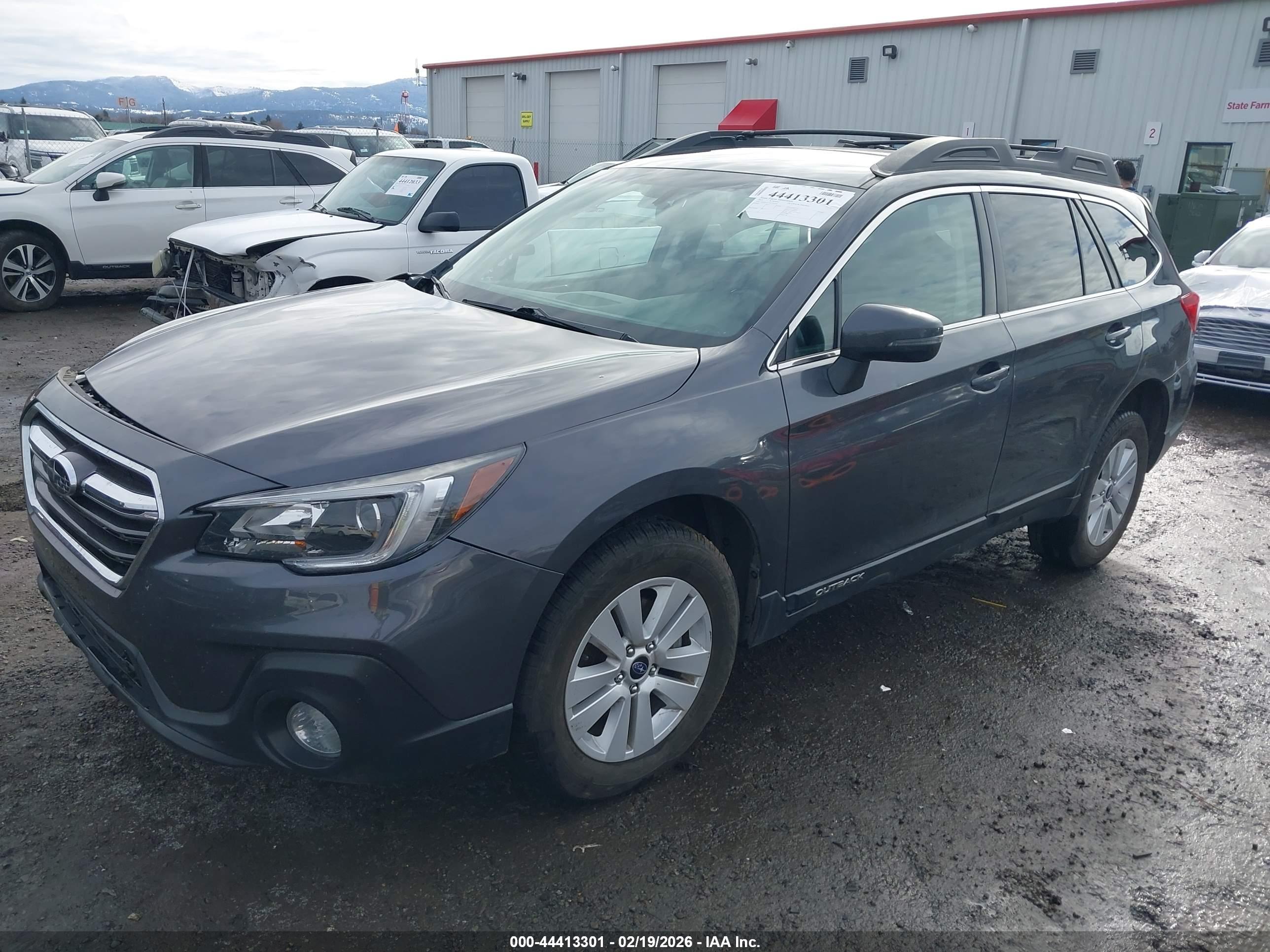 SUBARU OUTBACK image 2
