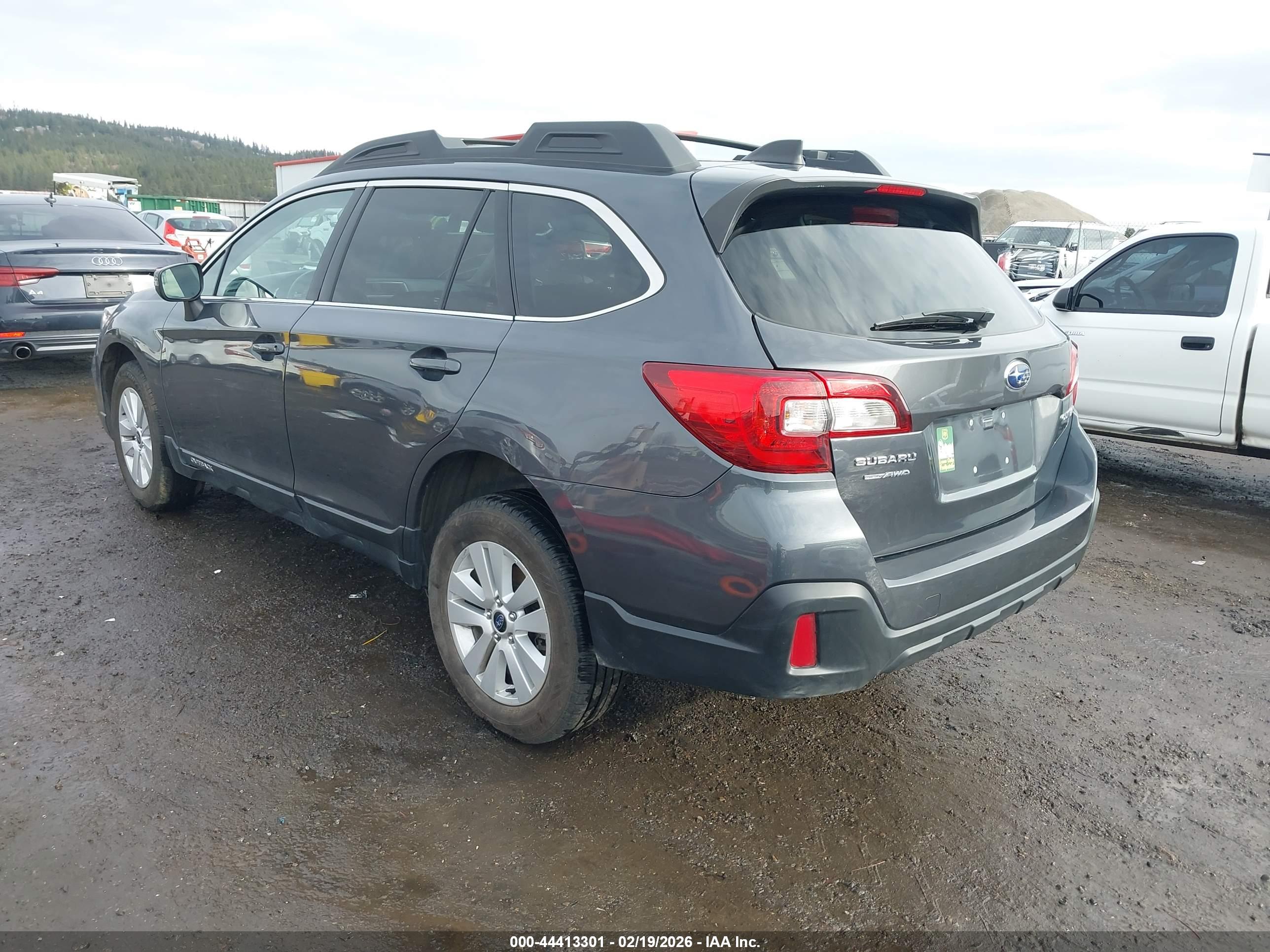 SUBARU OUTBACK image 3