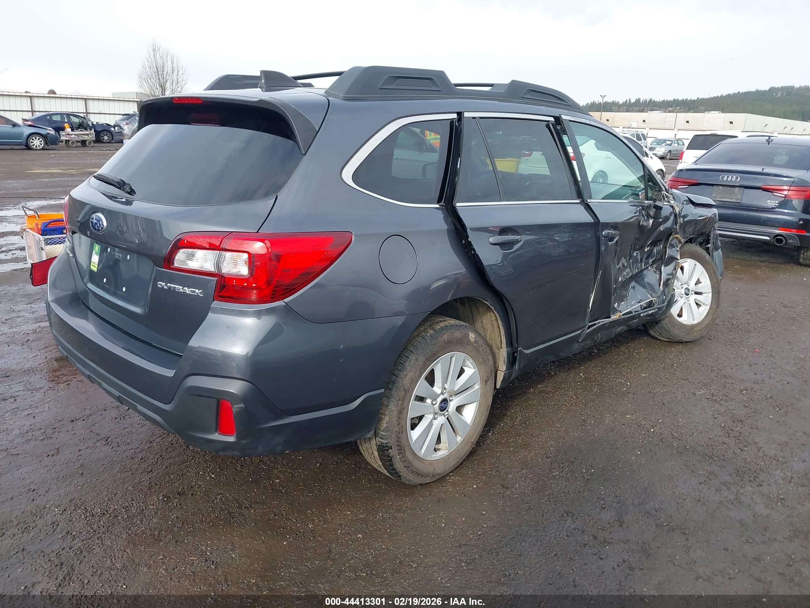 SUBARU OUTBACK image 4