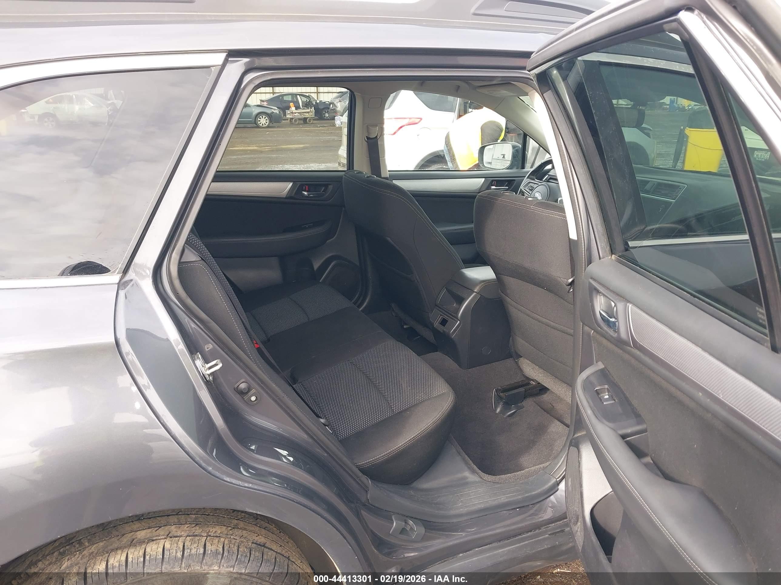 SUBARU OUTBACK image 8