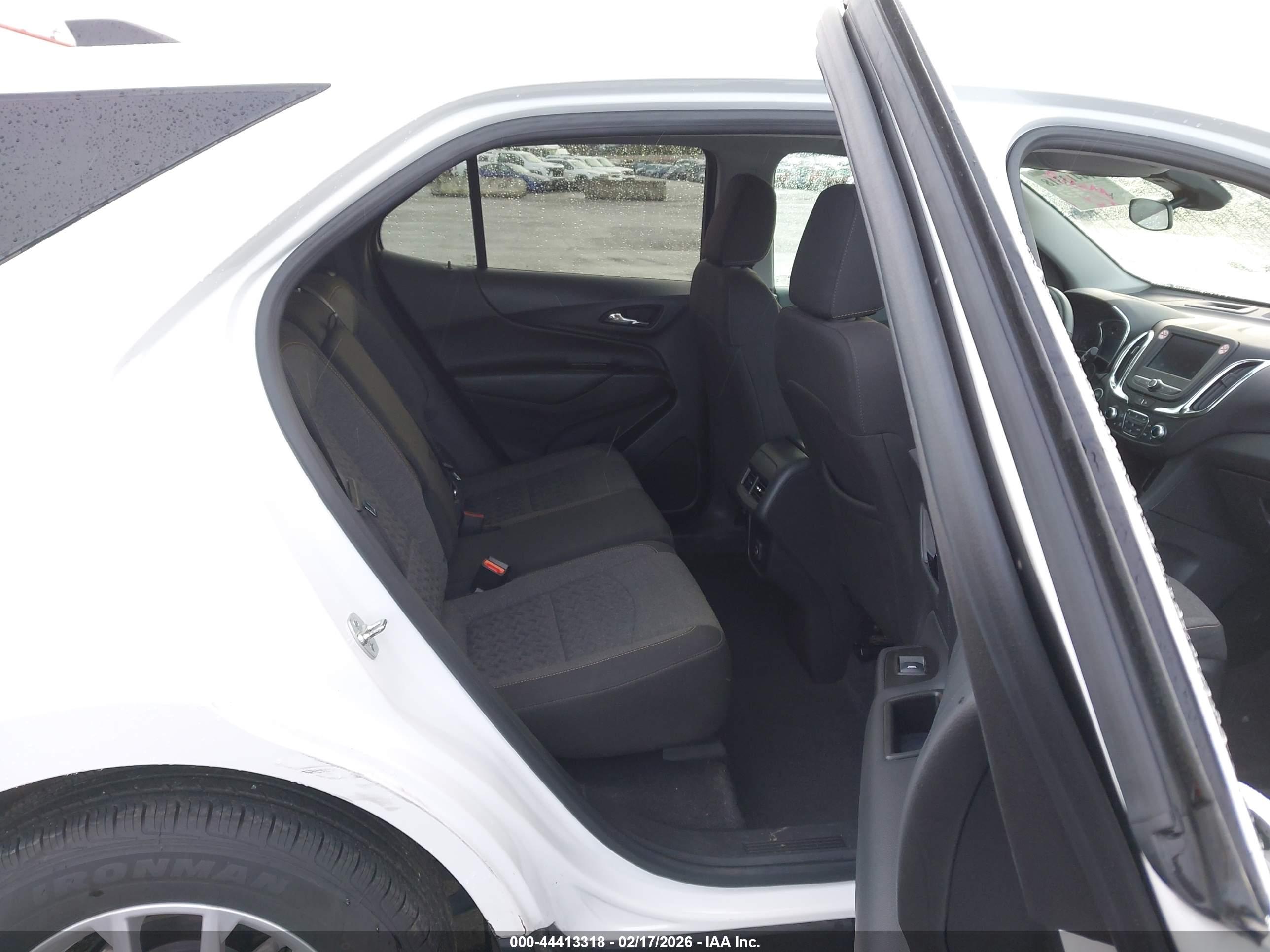 CHEVROLET EQUINOX image 8