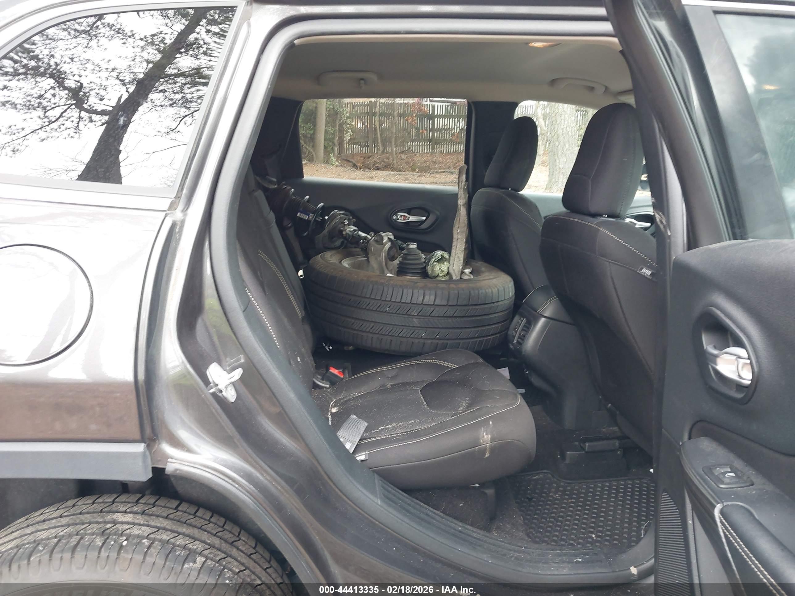 JEEP CHEROKEE image 8