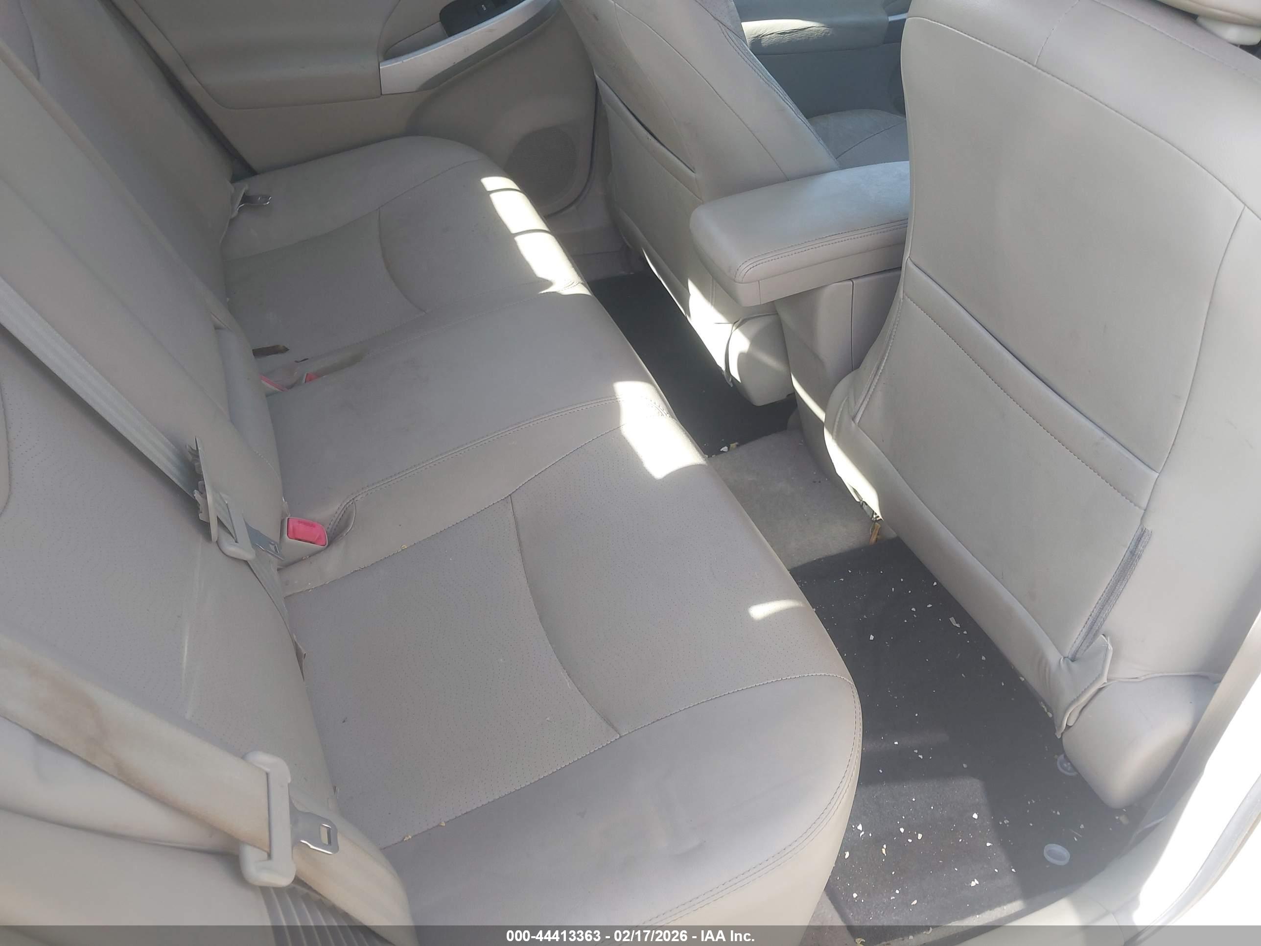 TOYOTA PRIUS image 8