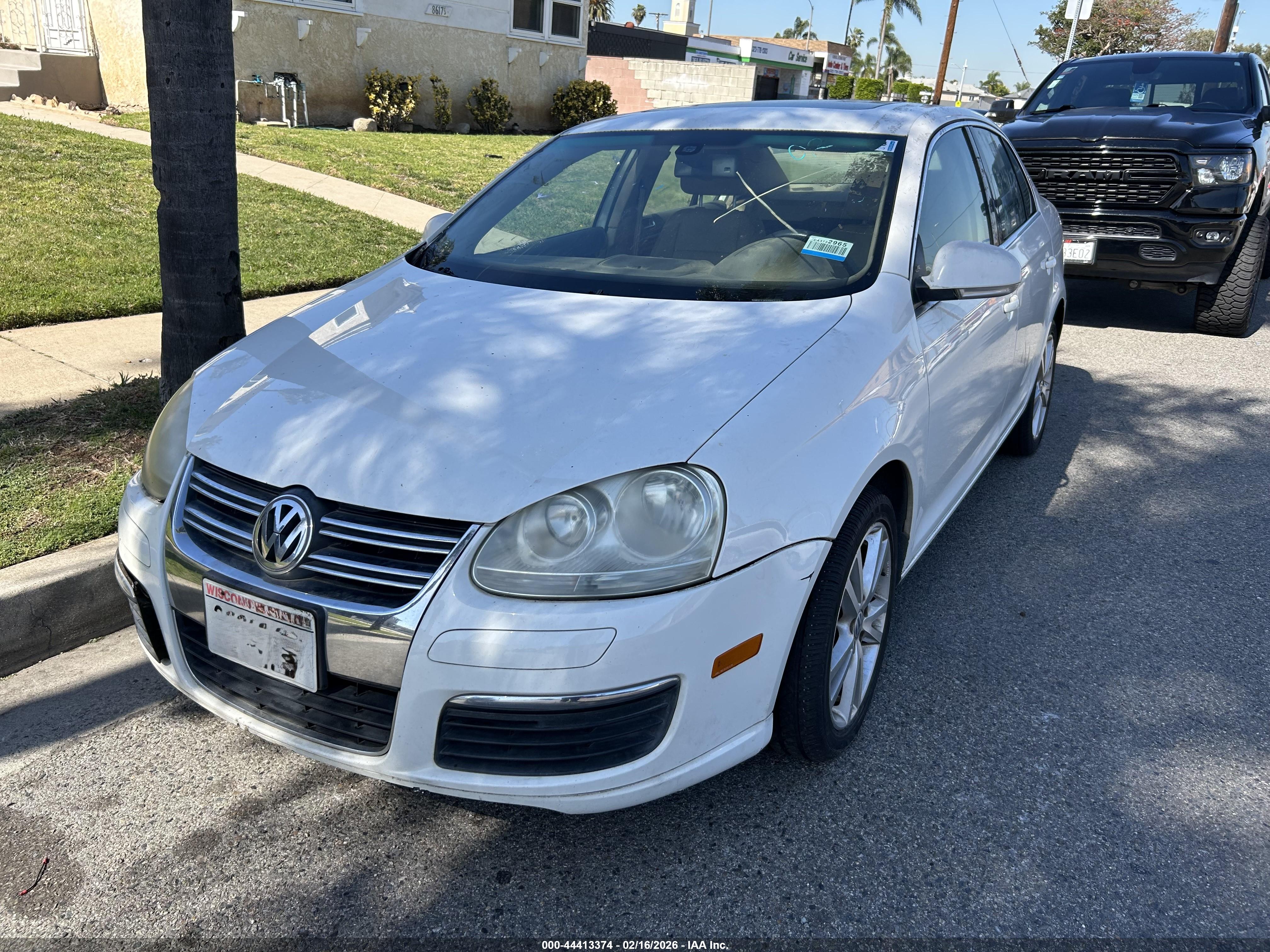 VOLKSWAGEN JETTA image 2