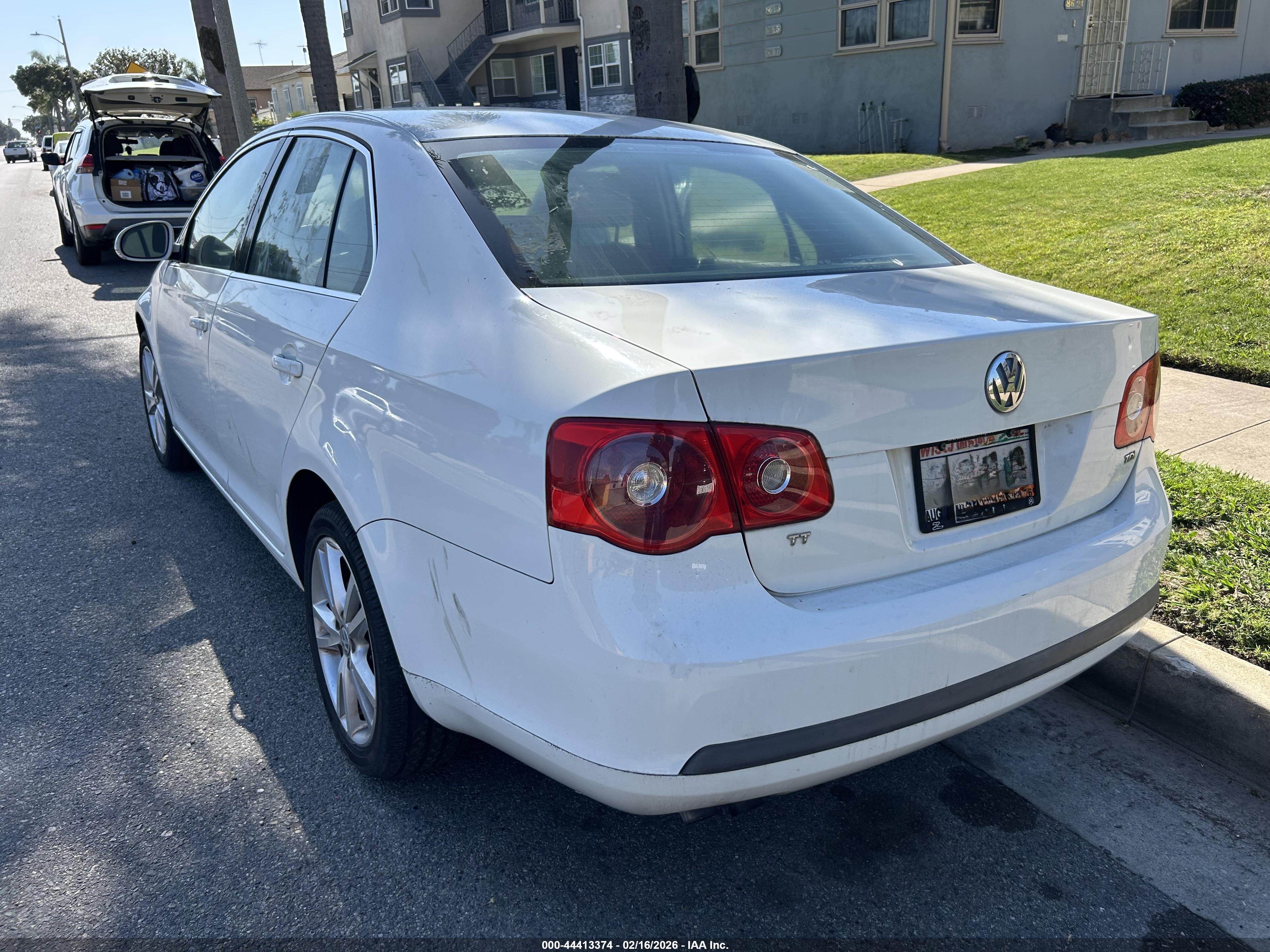 VOLKSWAGEN JETTA image 3