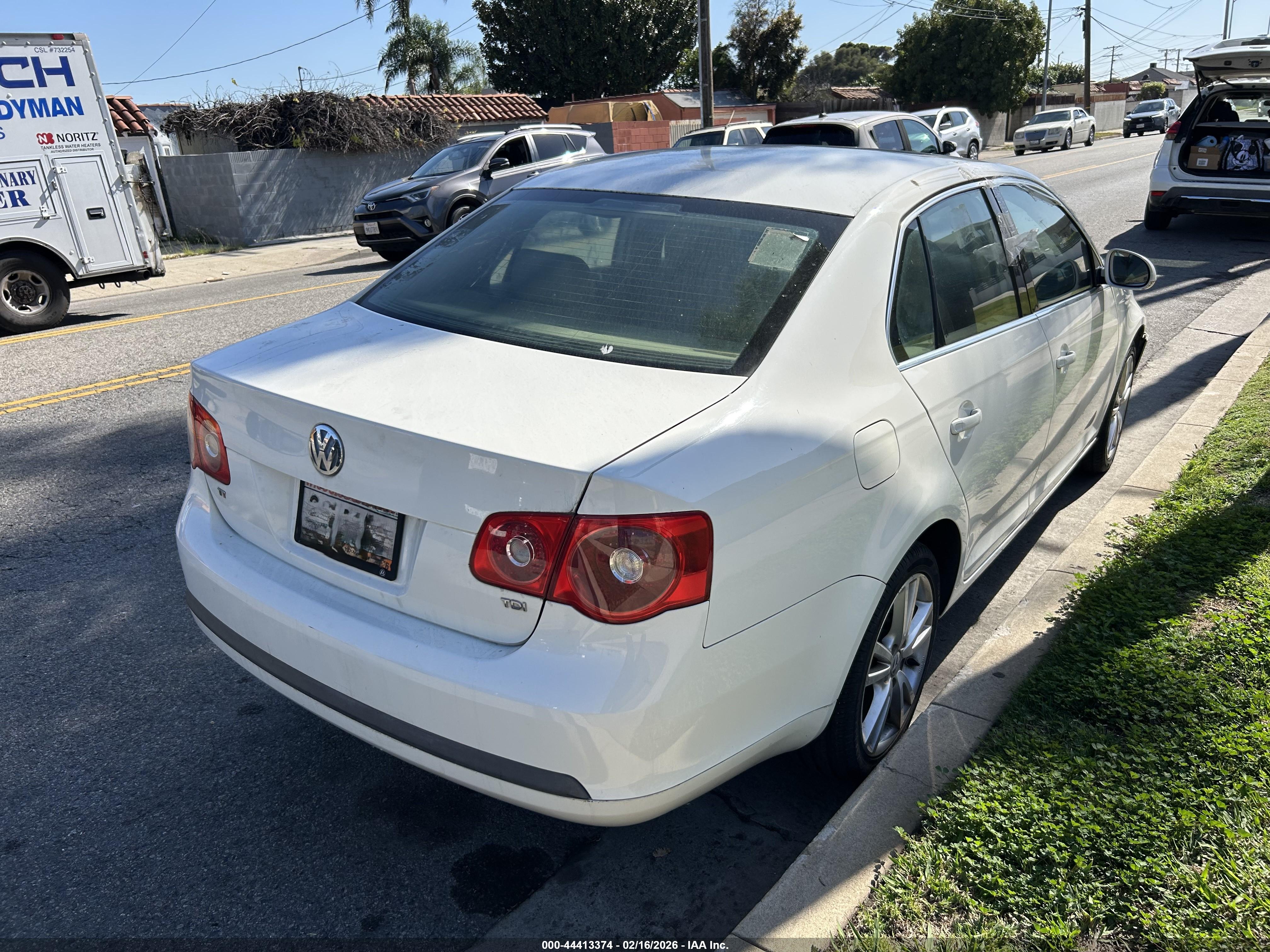 VOLKSWAGEN JETTA image 4