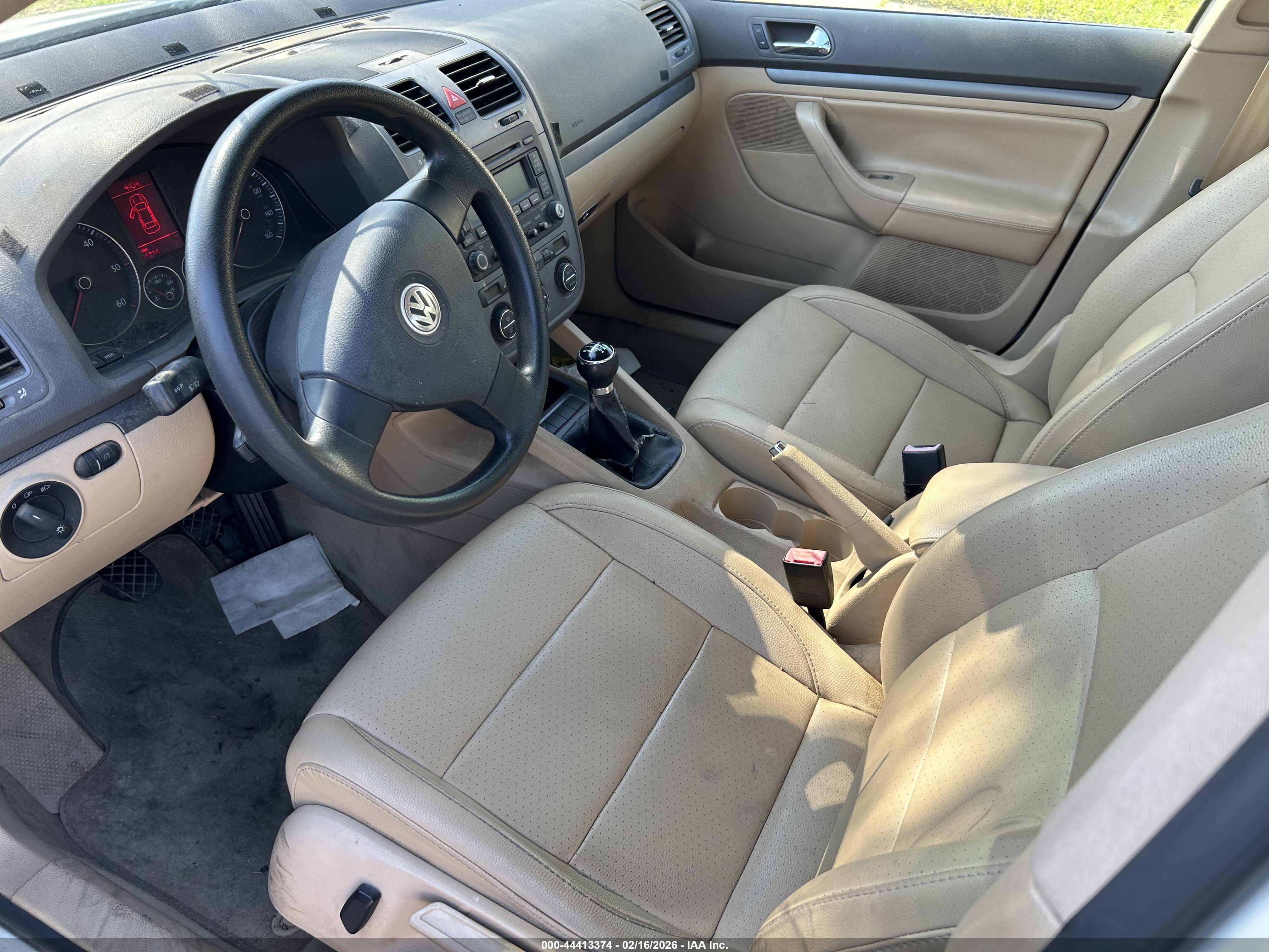 VOLKSWAGEN JETTA image 5