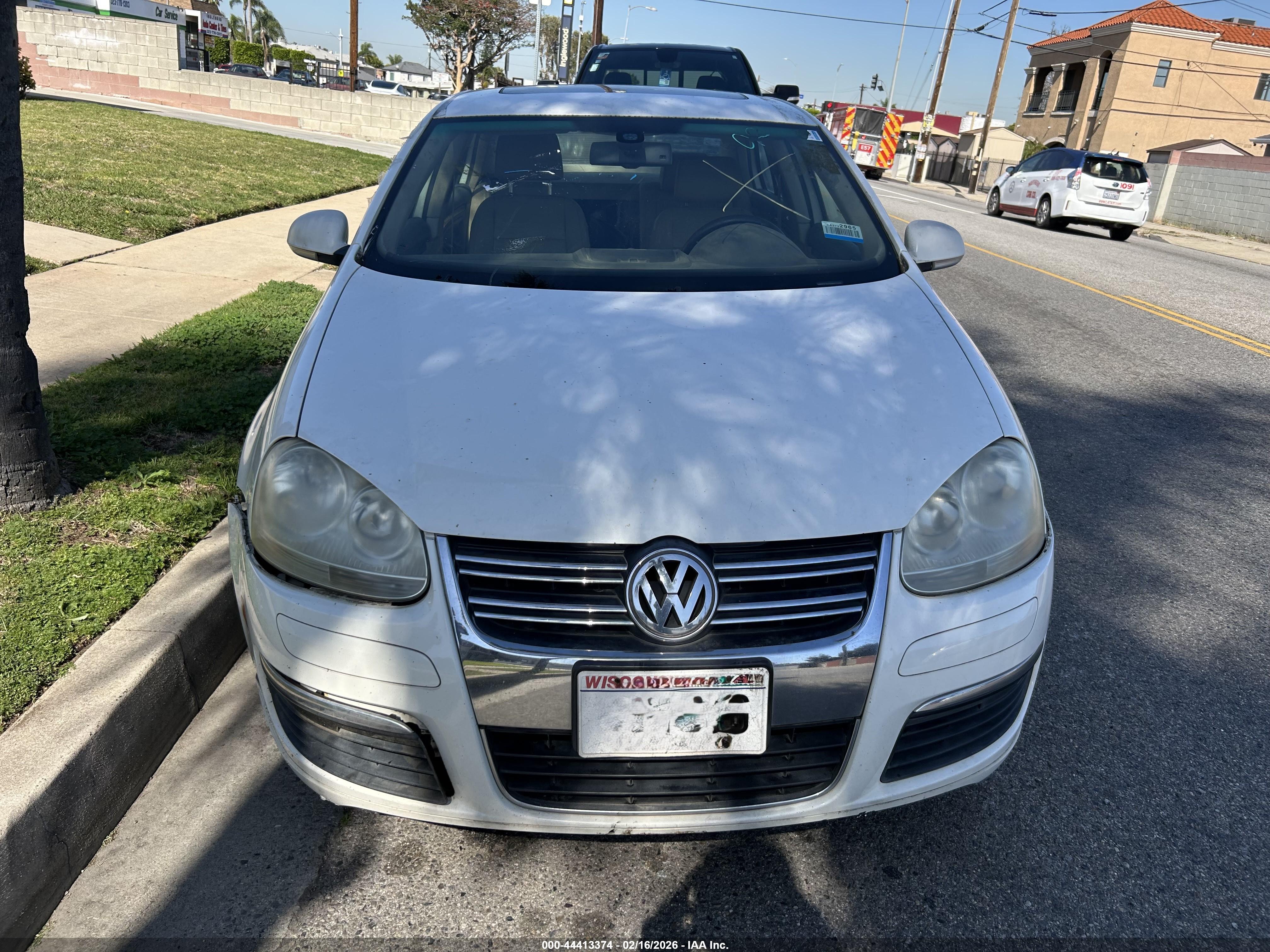 VOLKSWAGEN JETTA image 6