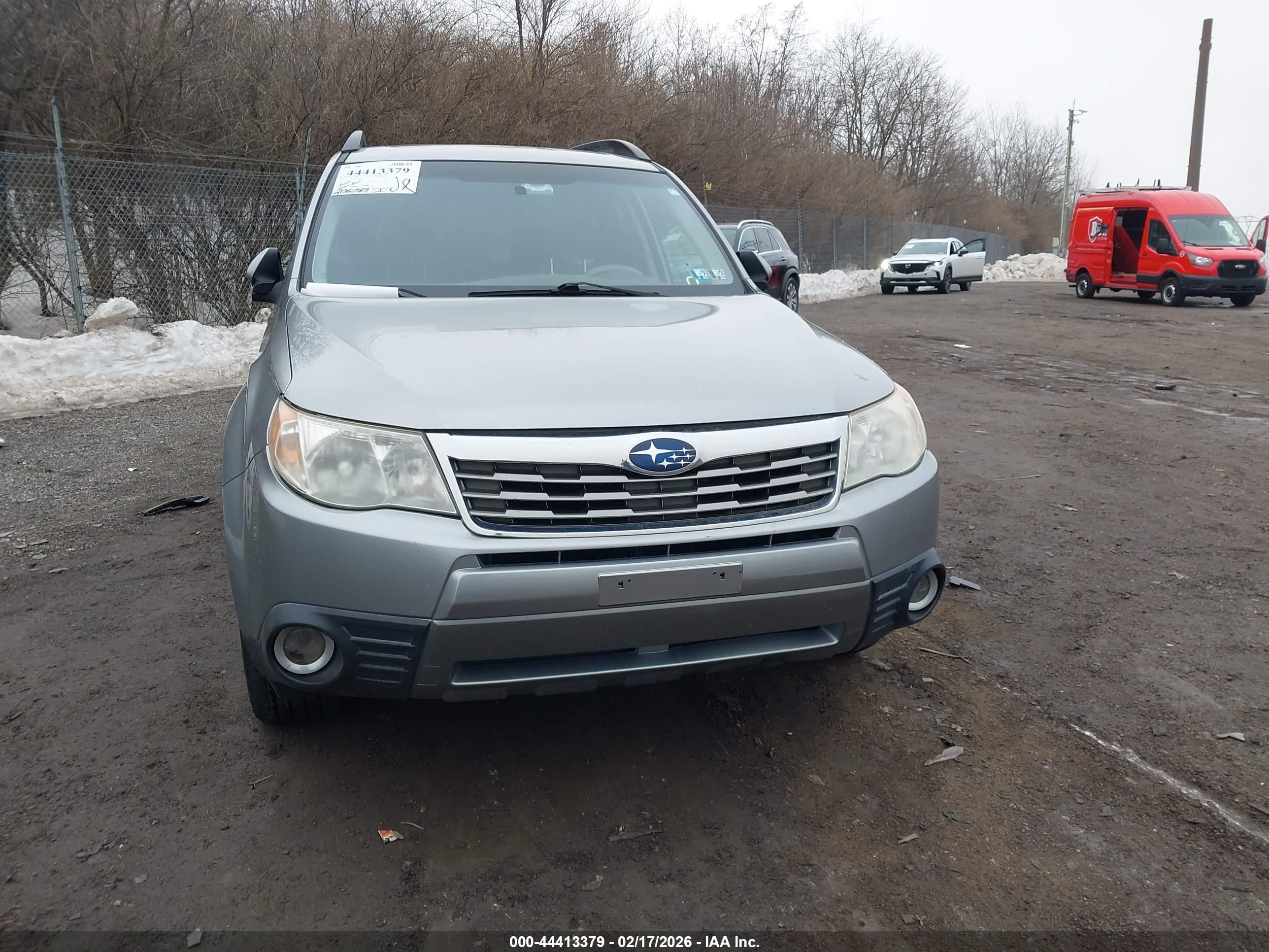 SUBARU FORESTER image 6