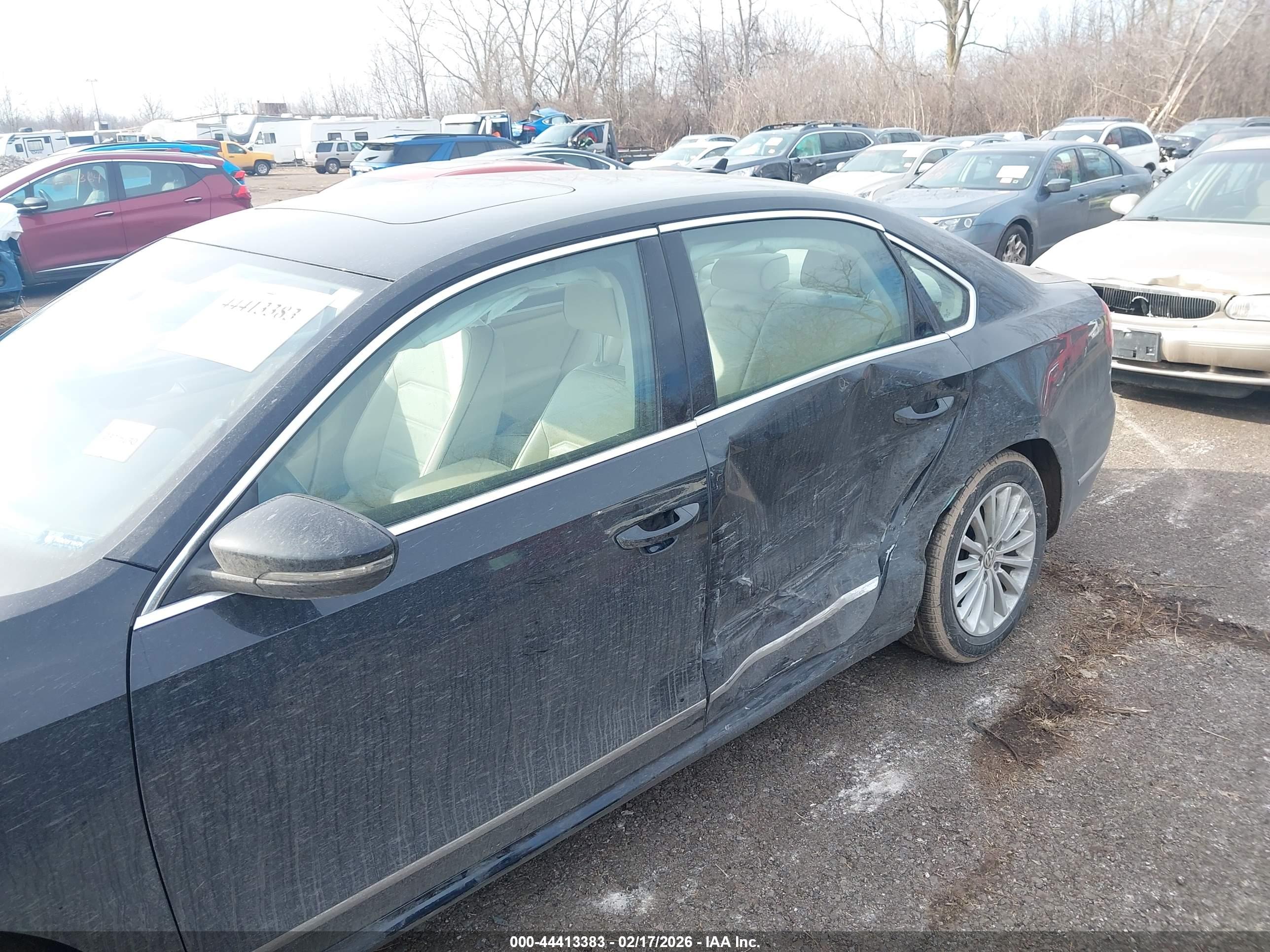 VOLKSWAGEN PASSAT image 6