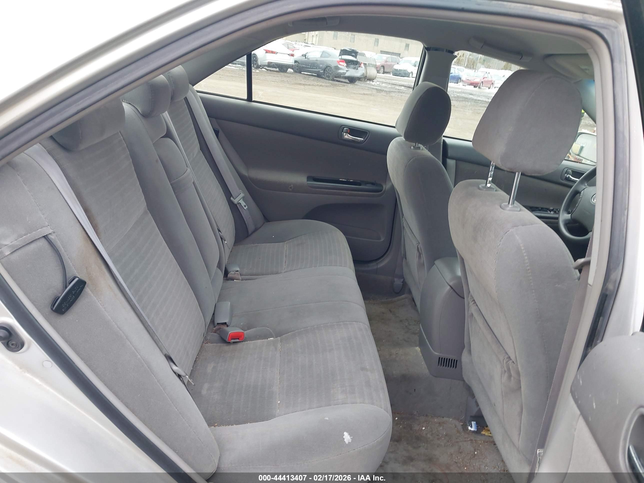 TOYOTA CAMRY image 8