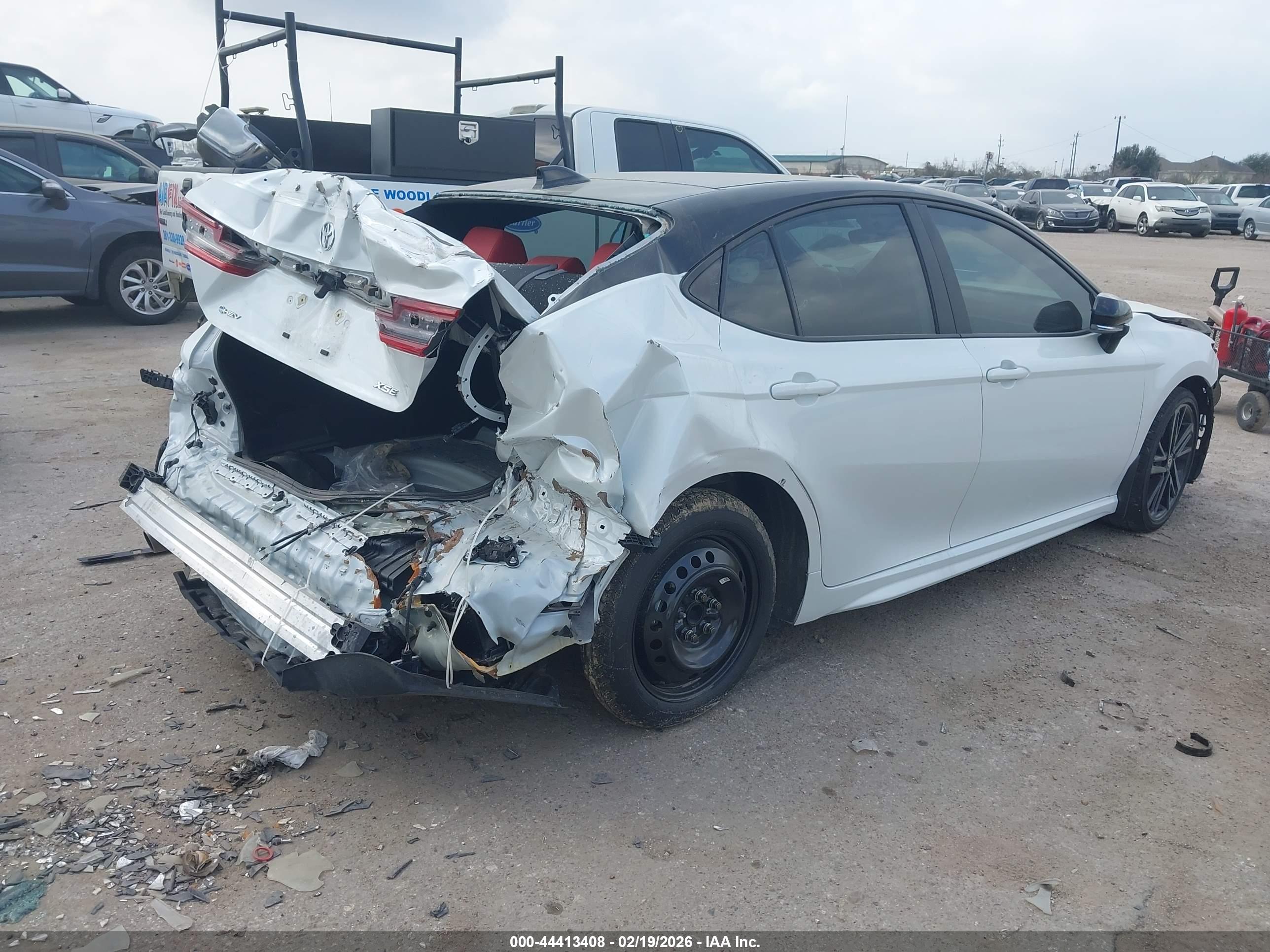 TOYOTA CAMRY image 4