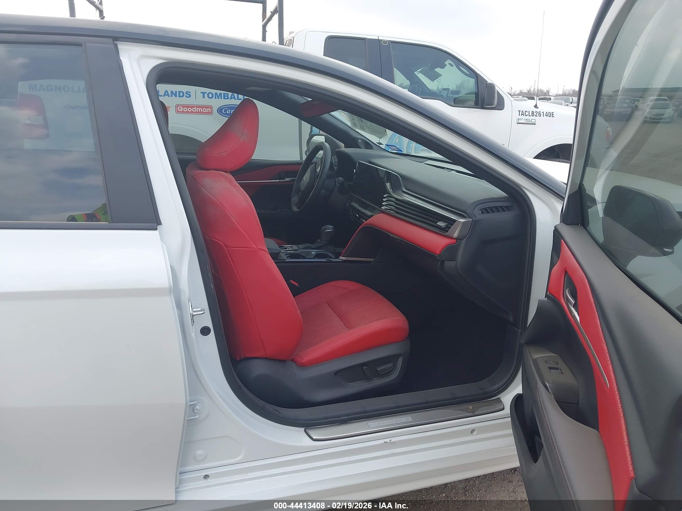 TOYOTA CAMRY image 5