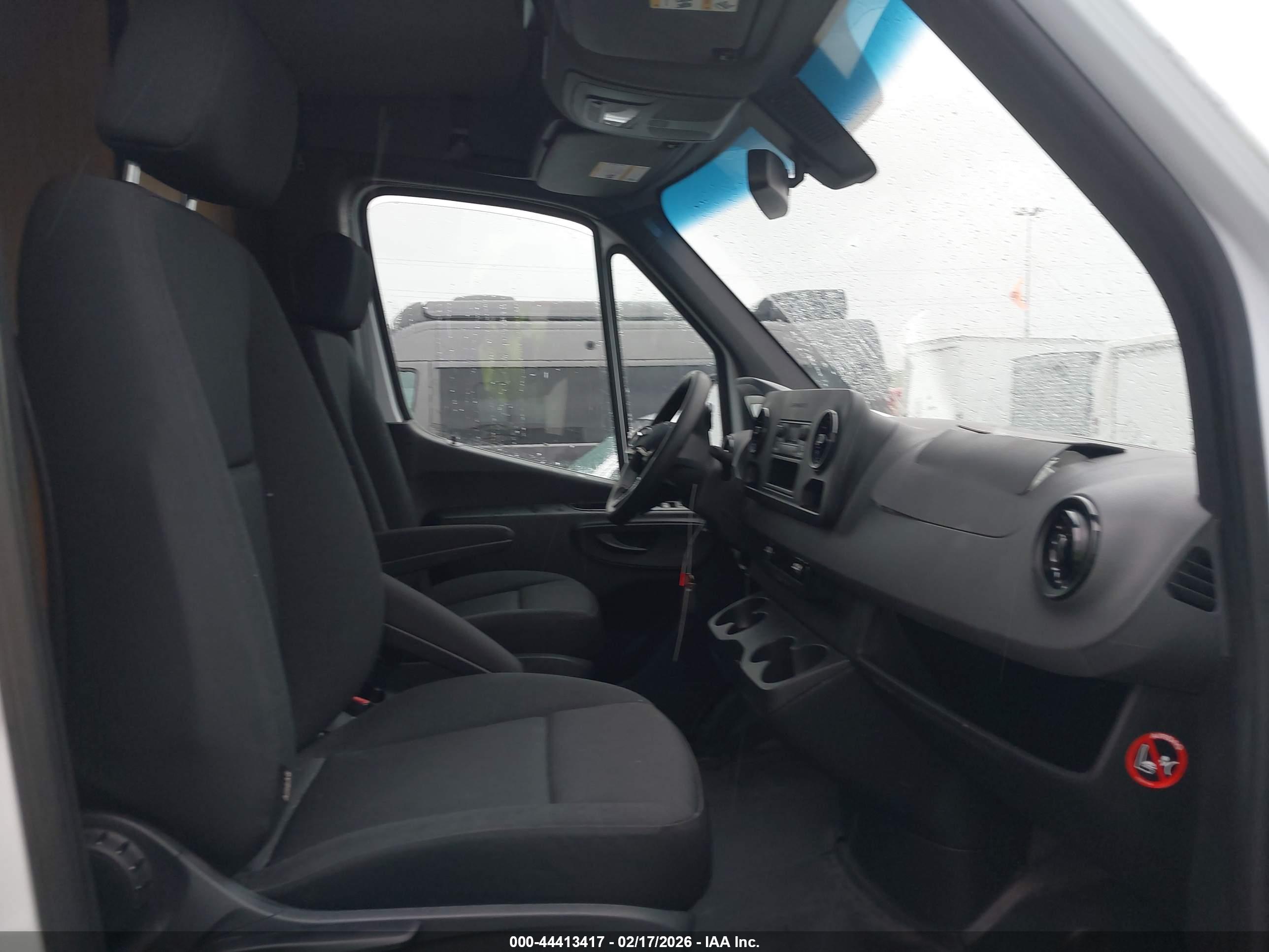 MERCEDES-BENZ SPRINTER image 5