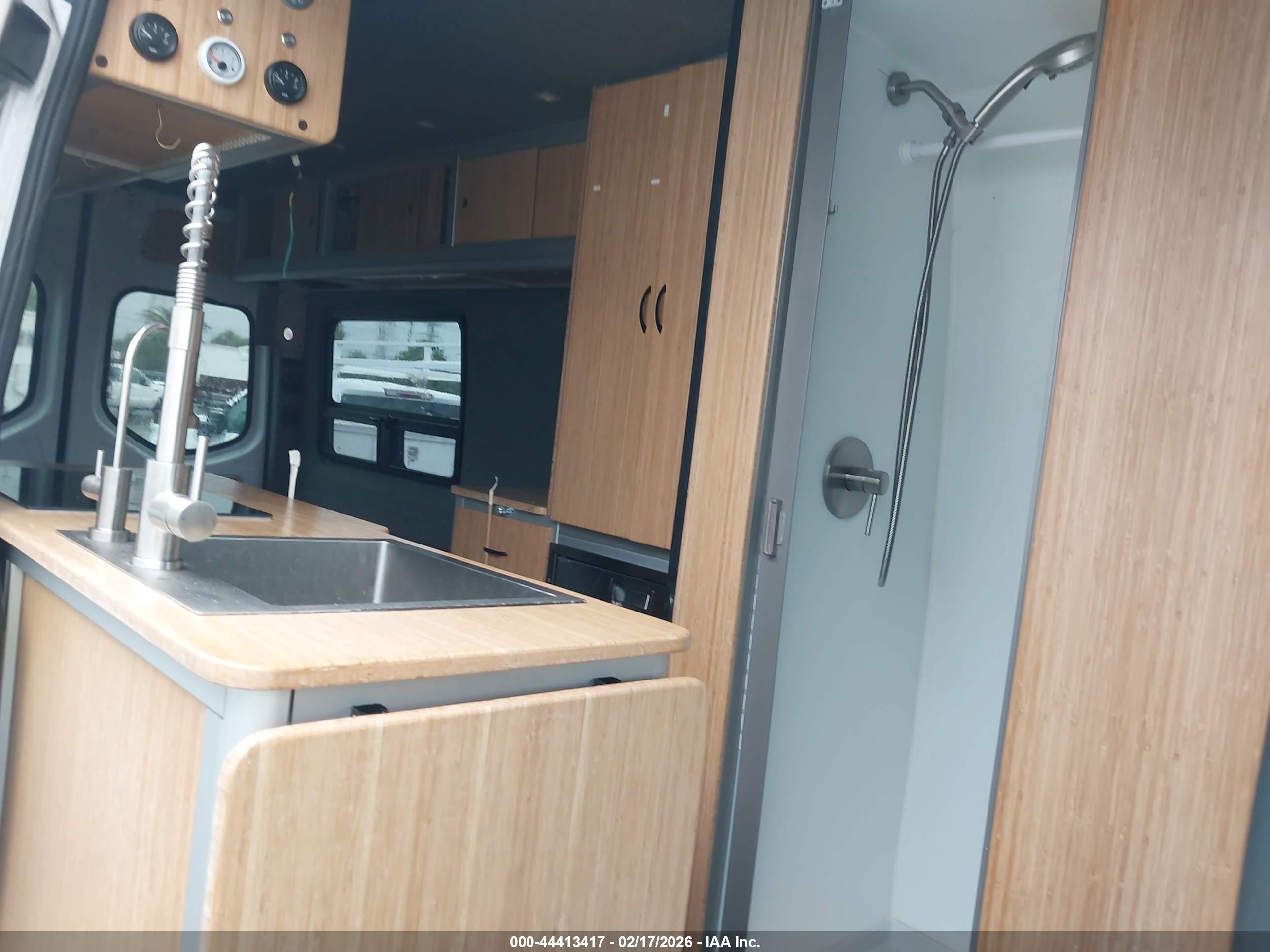 MERCEDES-BENZ SPRINTER image 8