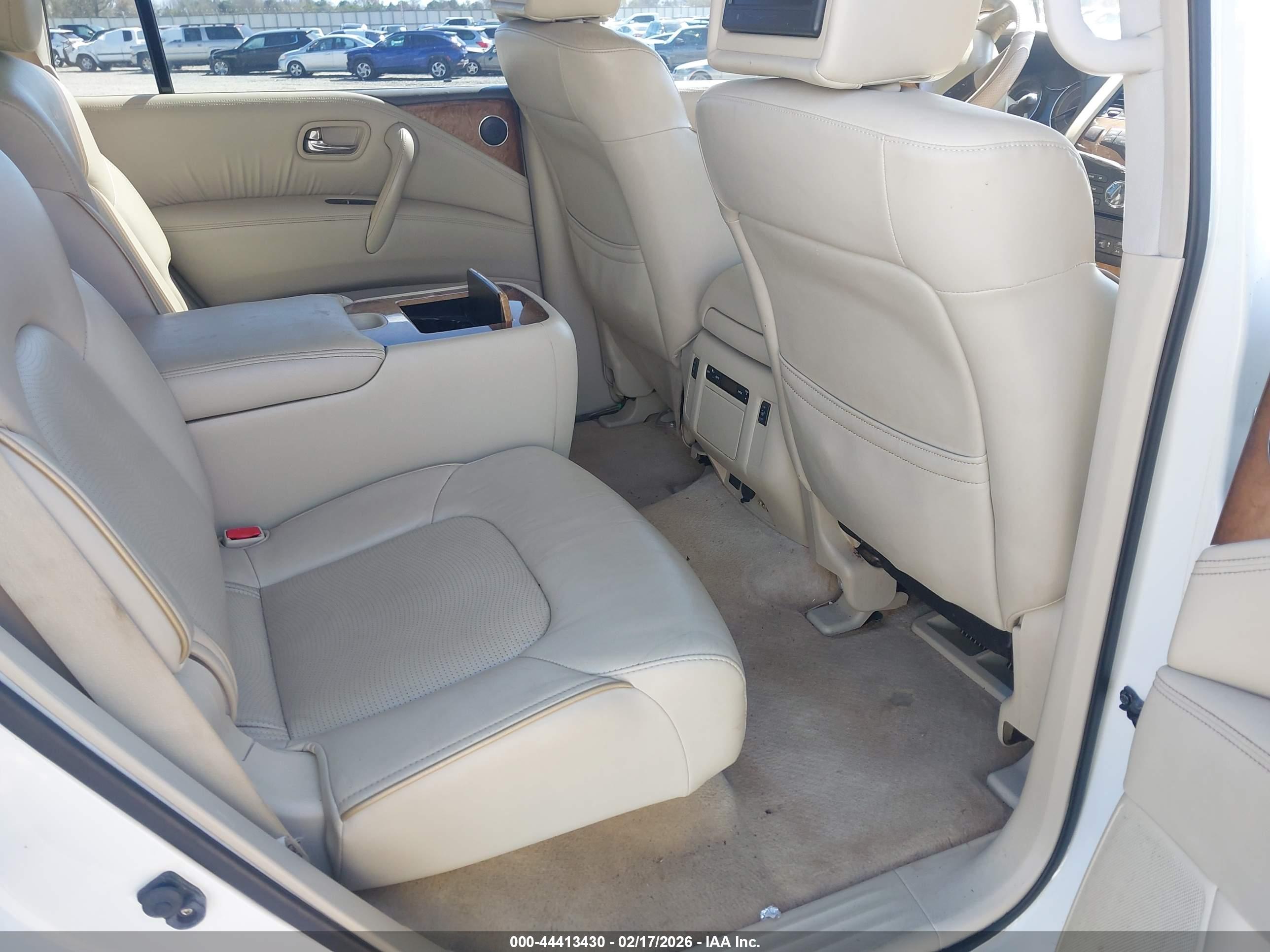 INFINITI QX56 image 8