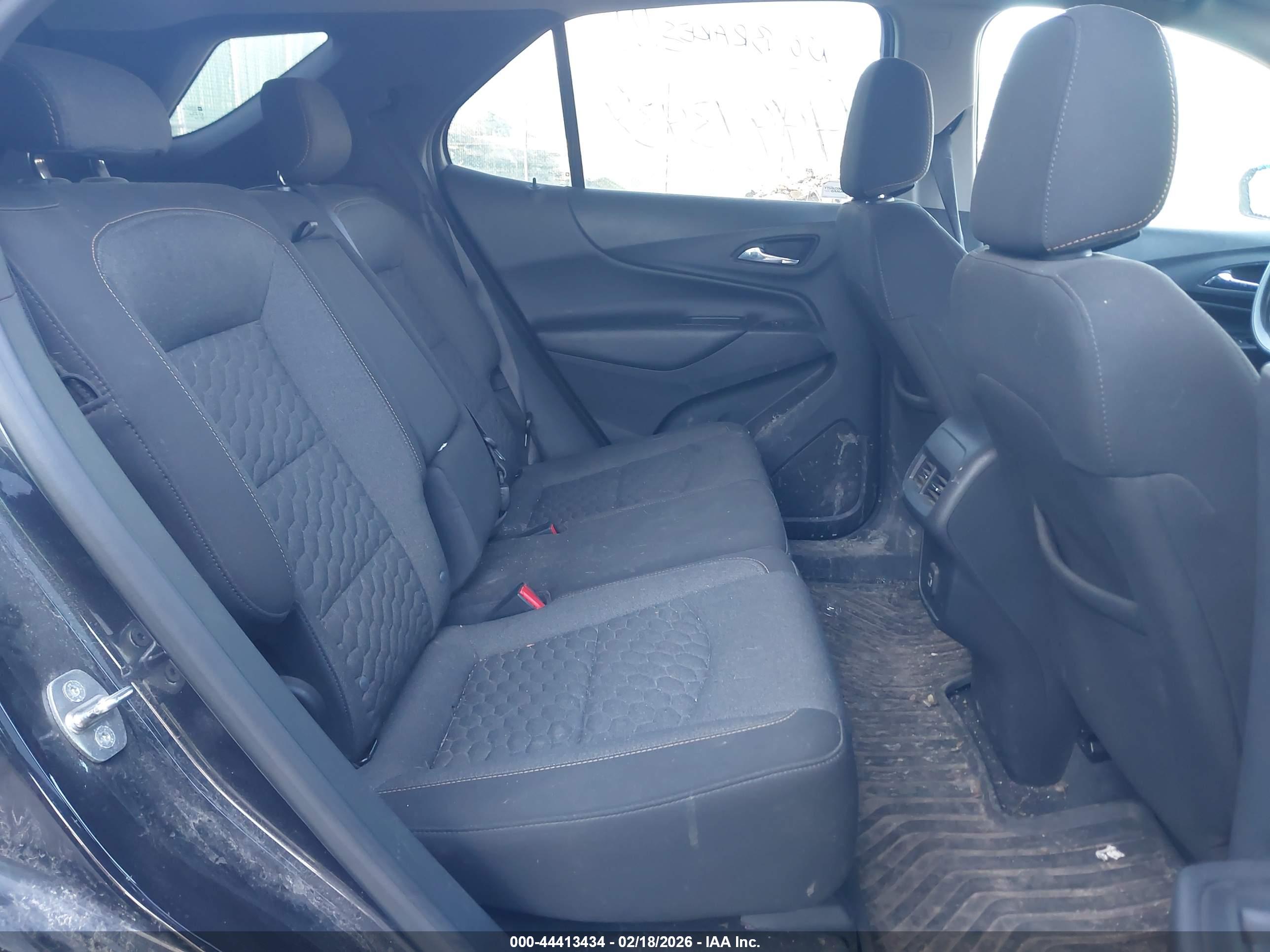 CHEVROLET EQUINOX image 8