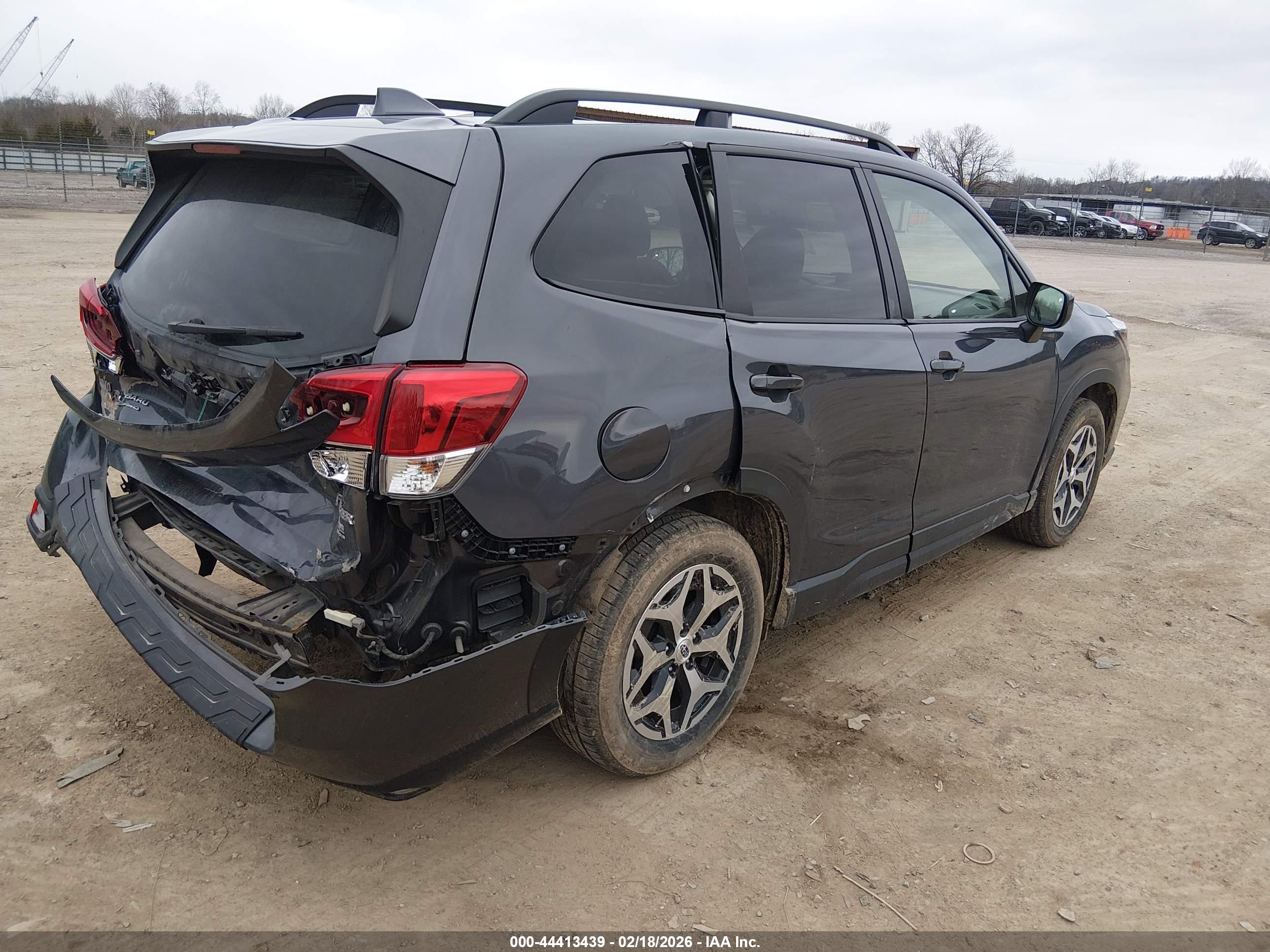 SUBARU FORESTER image 4