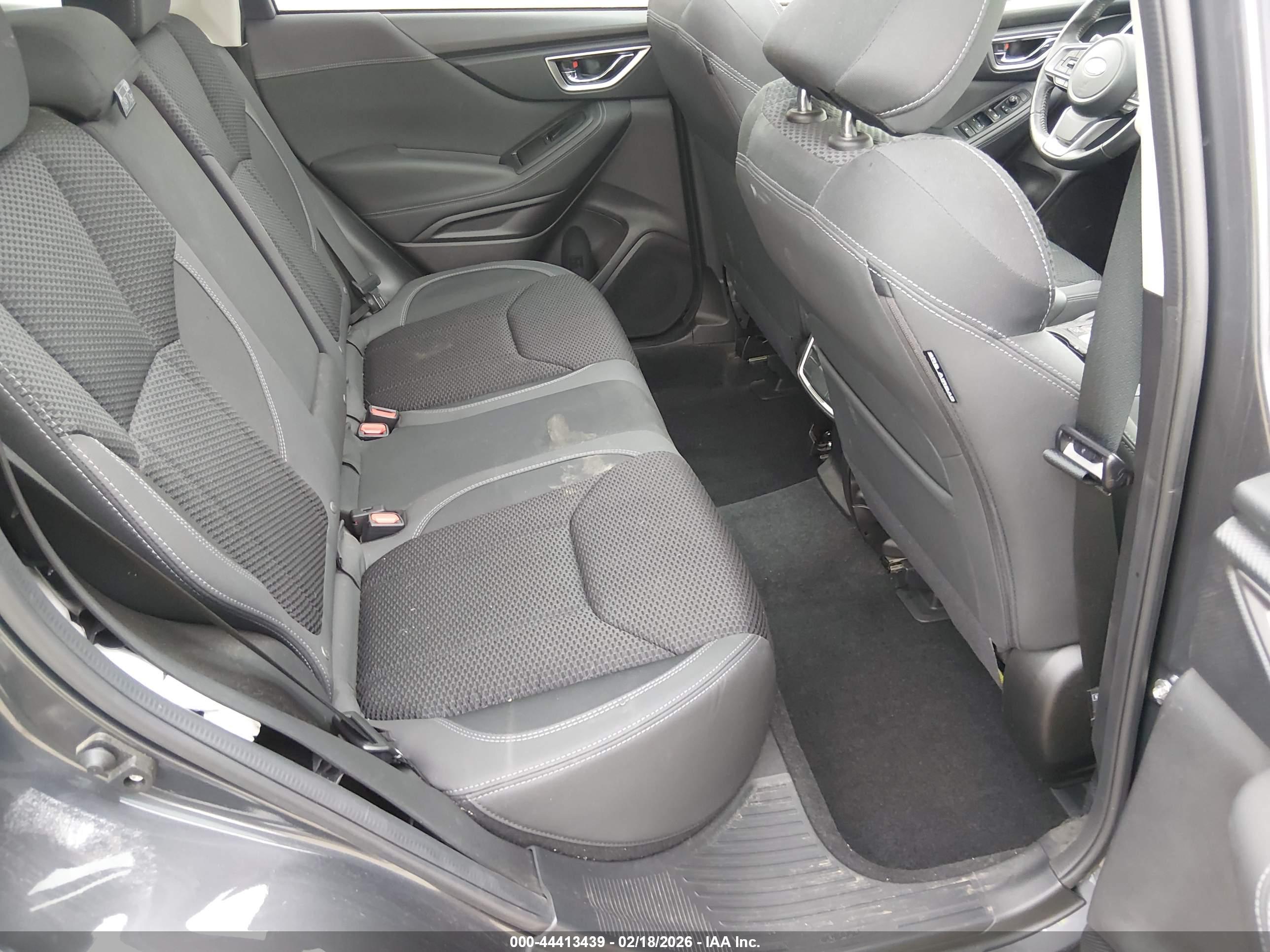 SUBARU FORESTER image 8