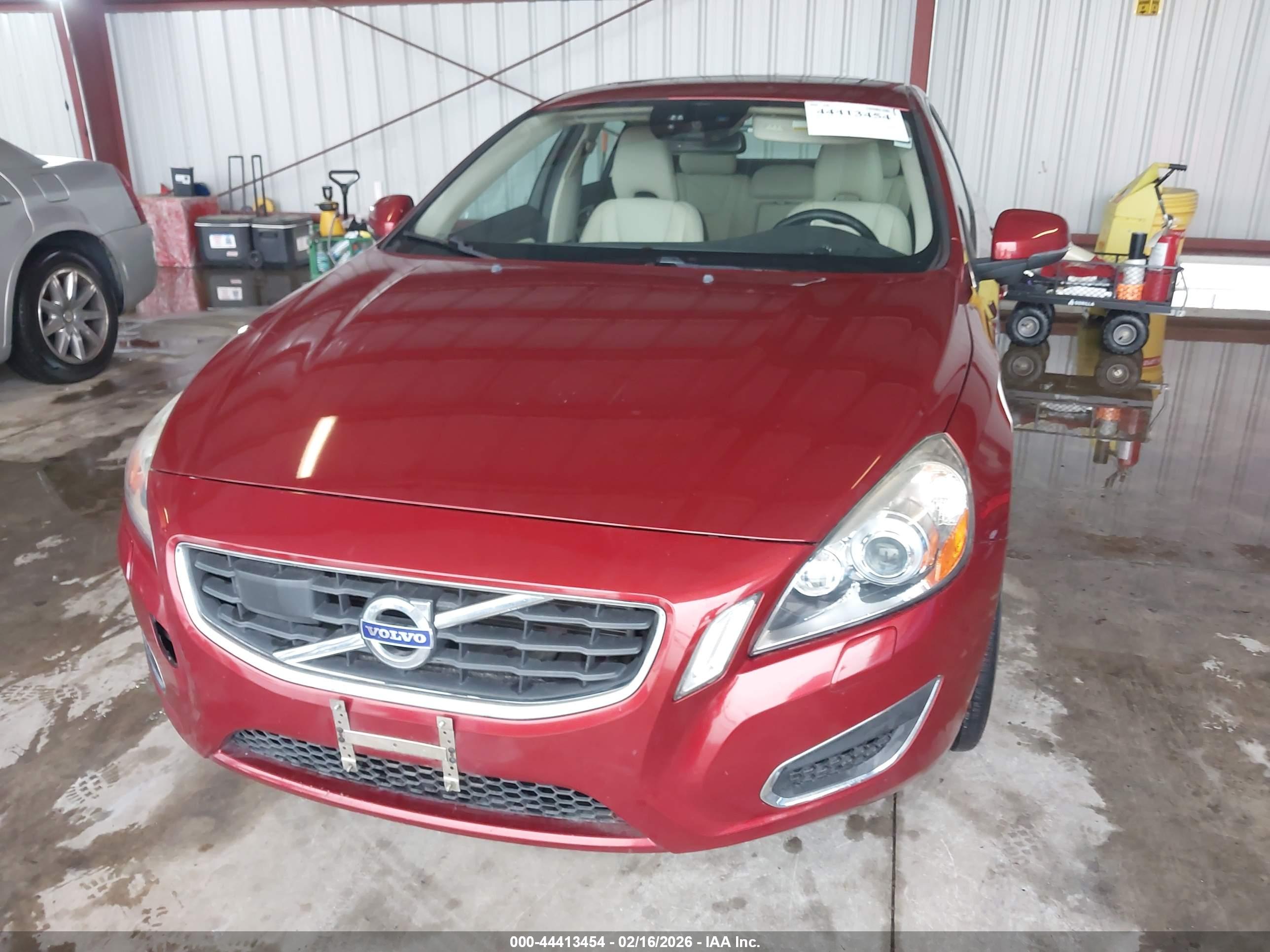 VOLVO S60 image 6