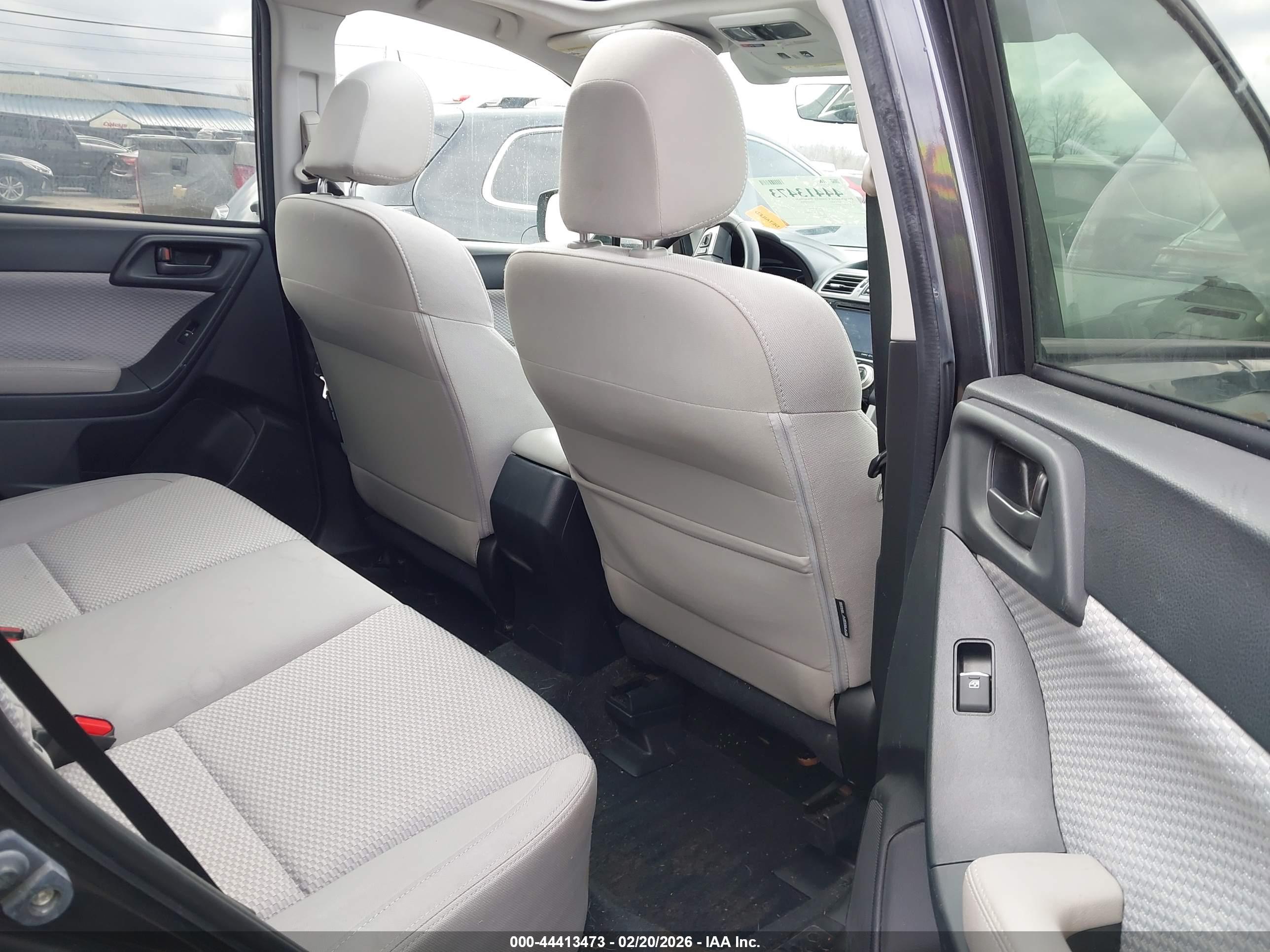 SUBARU FORESTER image 8