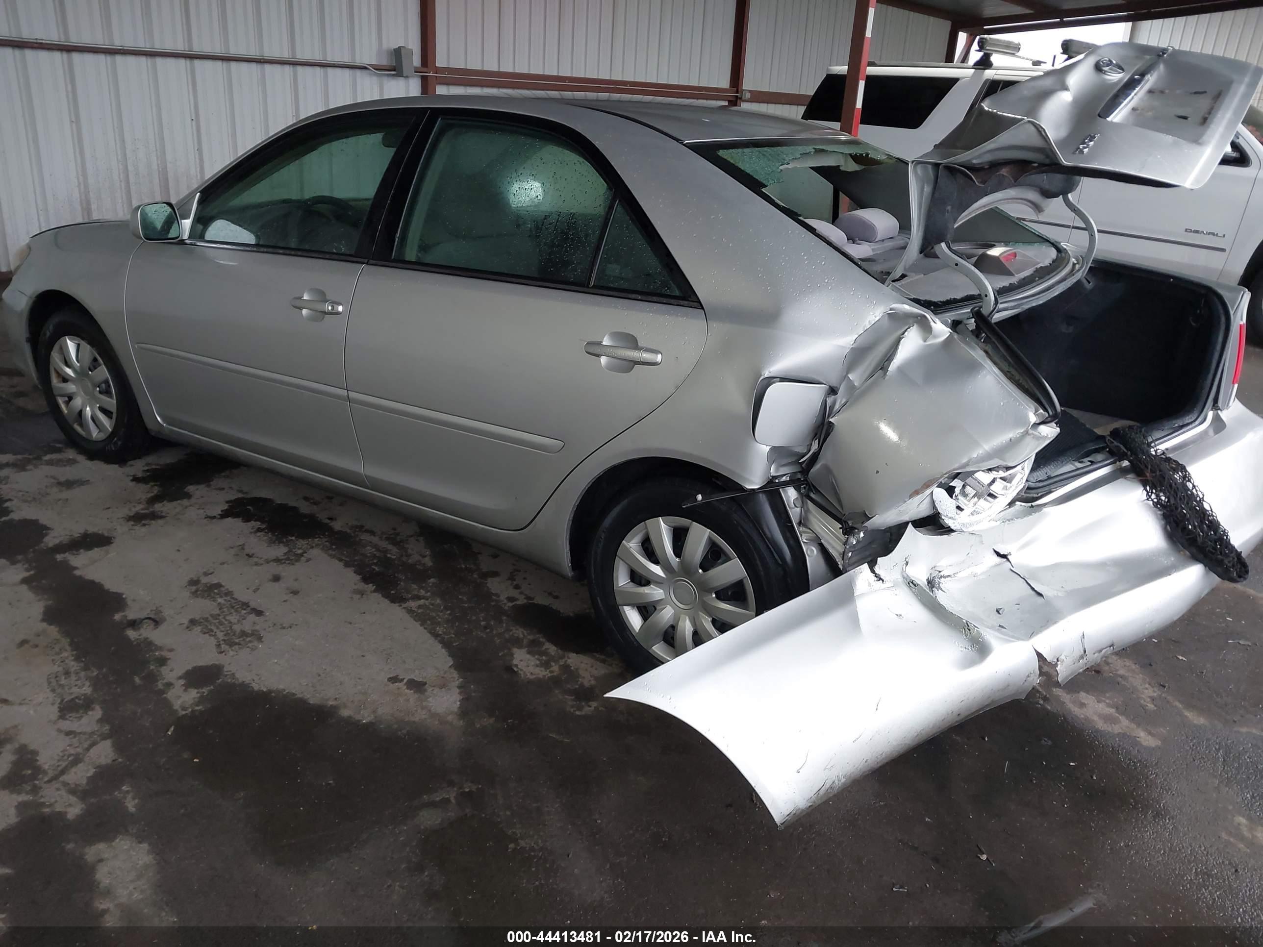 TOYOTA CAMRY image 3