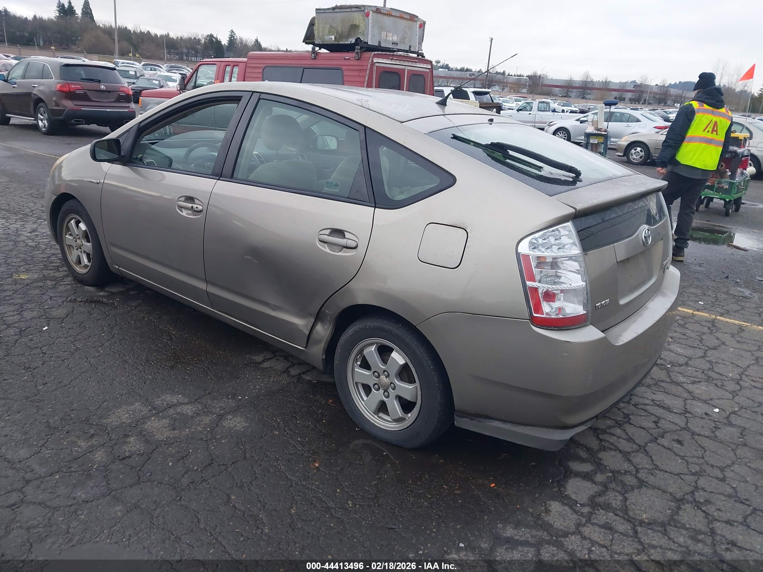 TOYOTA PRIUS image 3